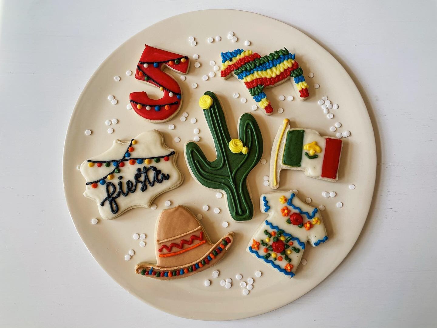We&rsquo;re doing something new for Cinco de Mayo this year! 

We&rsquo;ve got a whole new set of sugar cookies, an incredibly delicious Lime Cake with Lime Curd and Salted Lime Icing (cupcakes, too, of course!), Mexican Wedding Cookies AND A TACO CA