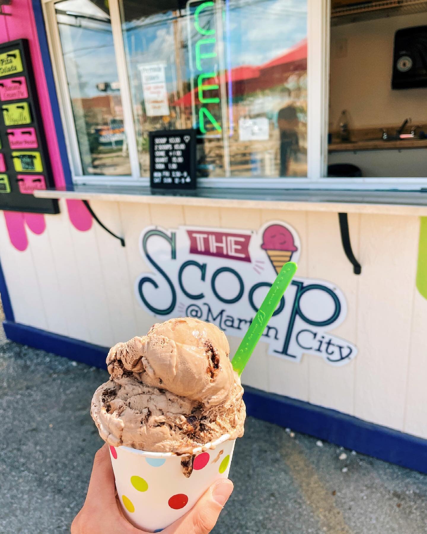 Now that it finally feels like summer, you need to get yourself over to @thescoopkc ASAP! They have two flavors with our goodies mixed in &mdash; GF Walnut Brownie and Vanilla with GF Cookie Dough 😍🤤 You can even take home a whole quart of them, if
