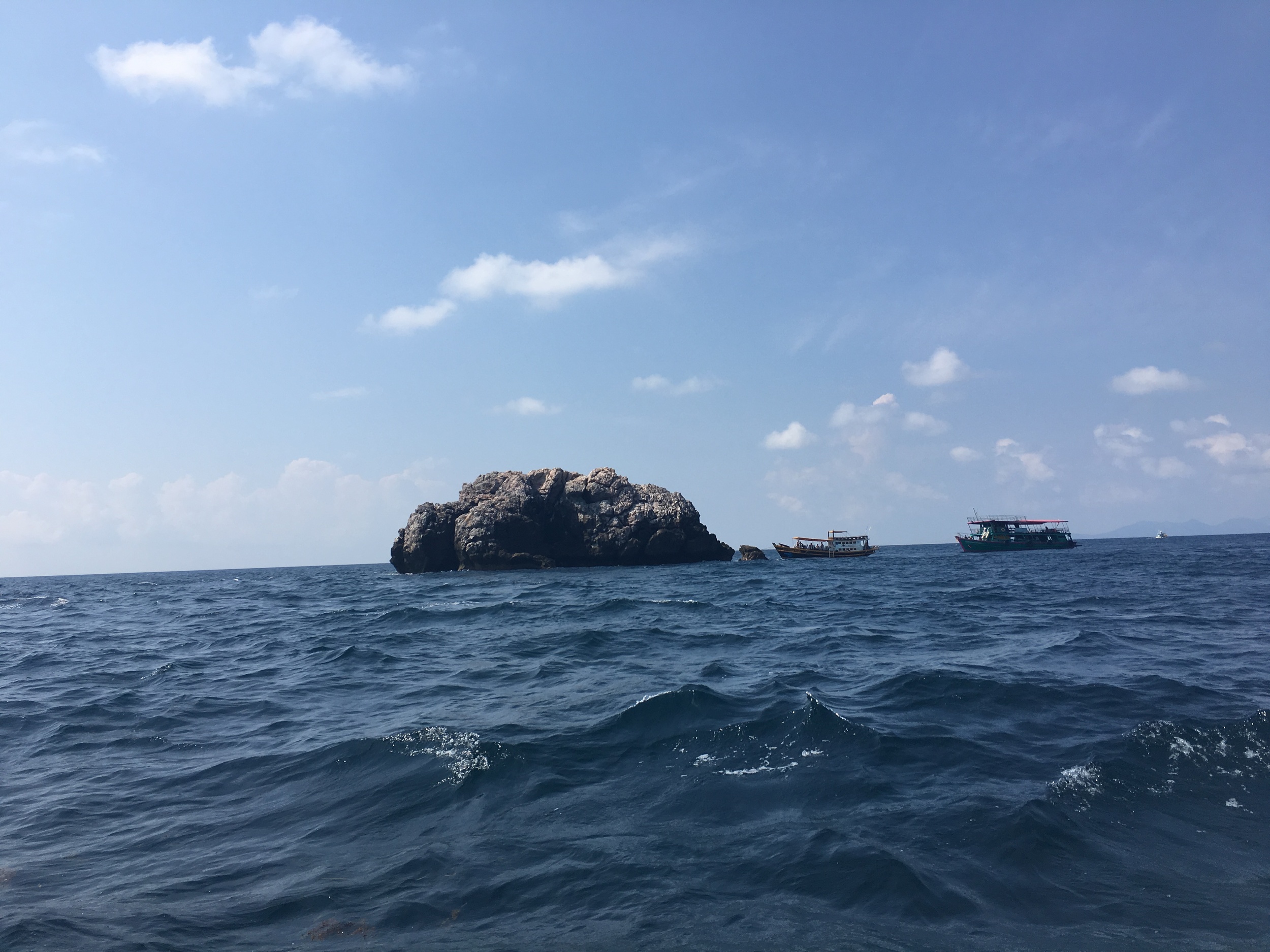 Sail Rock for diving