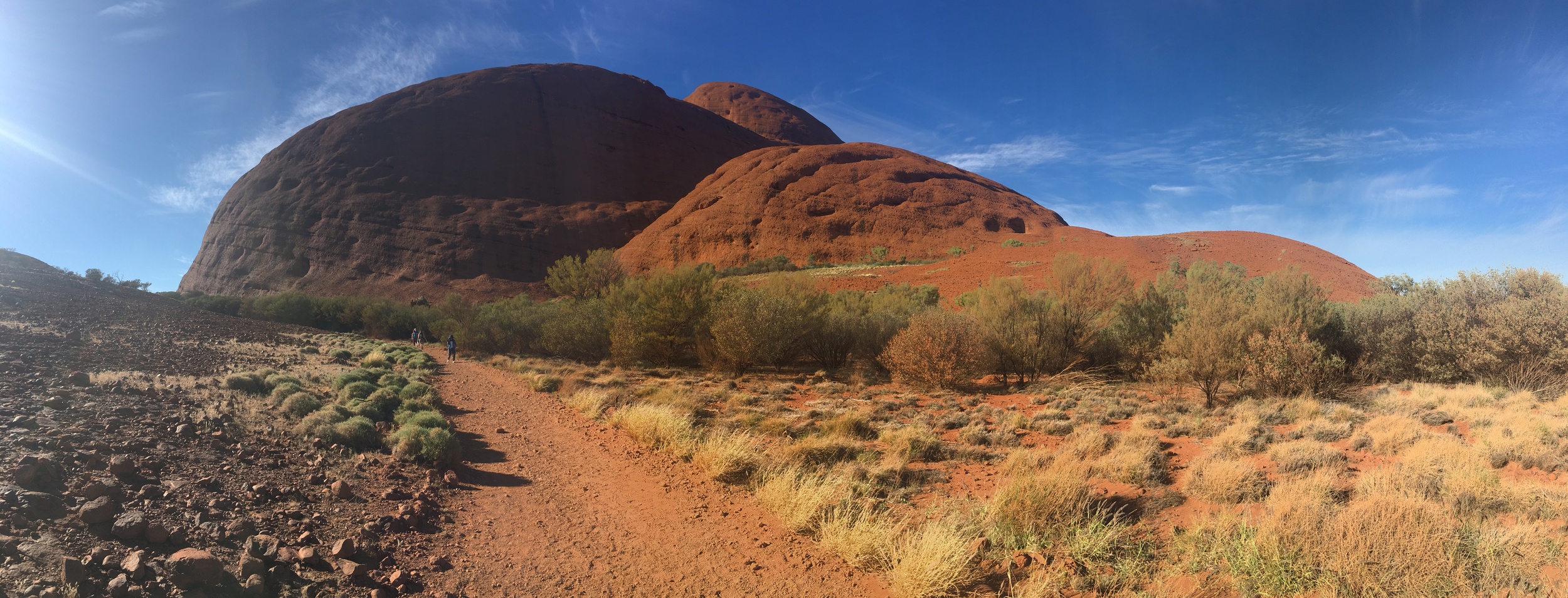 Walking into Kata Tjuta