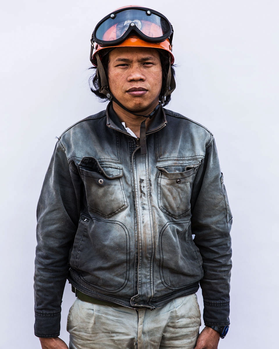   A shipyard worker Sasebo, 2016        