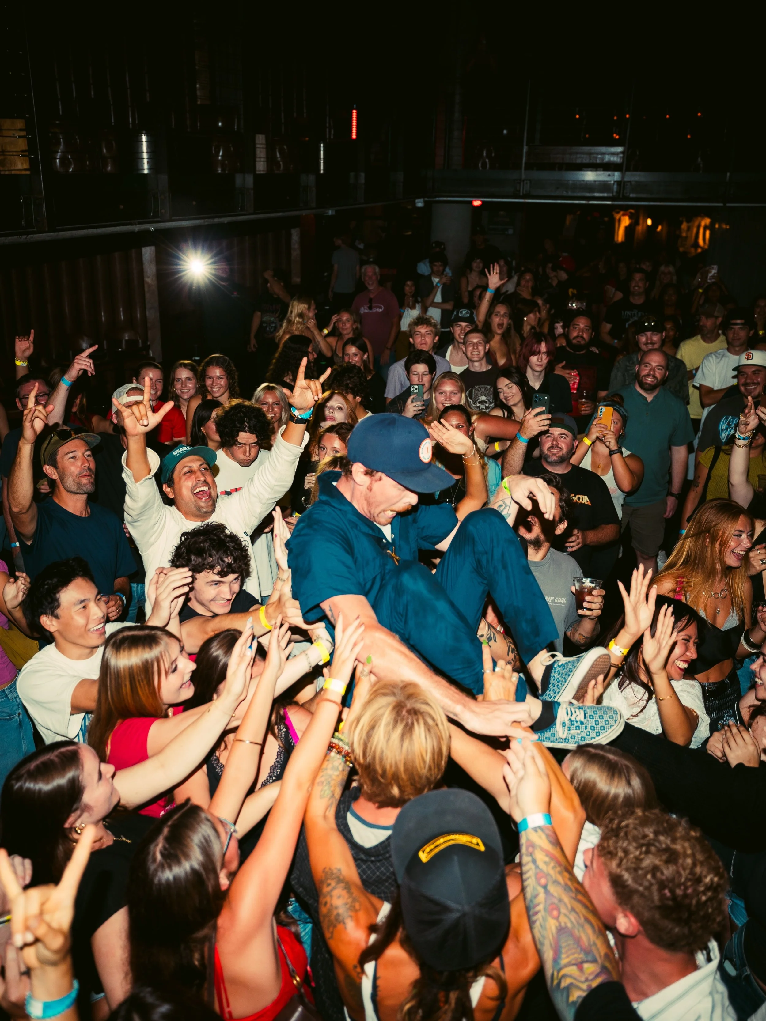 SAN DIEGO LESSS GO!! @musicboxsd tonight with @ariseroots and @jahtivareggae 🤘🏼🤘🏼

We hit the stage at 9pm. LETS PARTY 😎

📸: @sanchez_productions 

#musicbox #sandiego #ariseroots #theresinators #livemusic