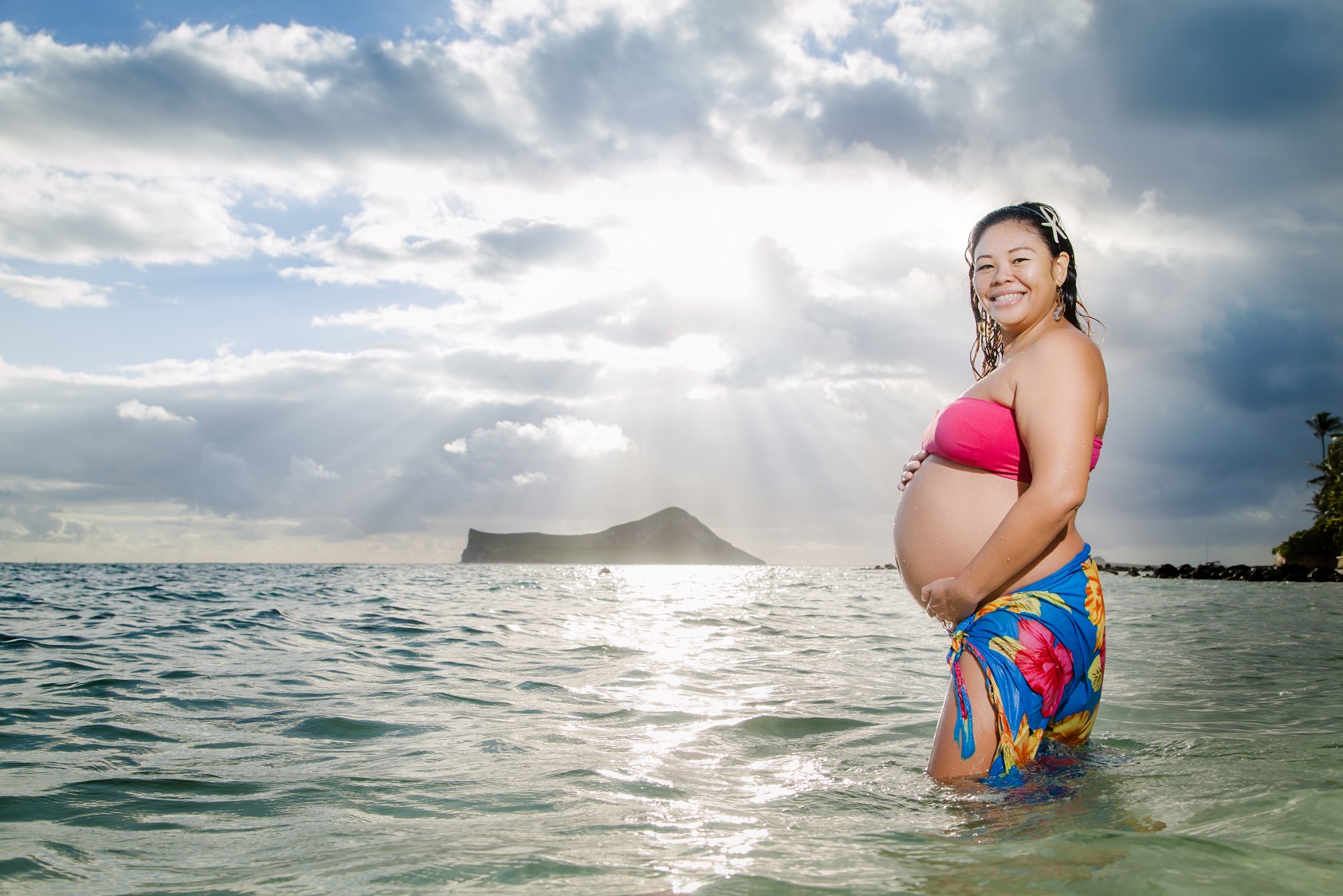 beach maternity portrait oahu hawaii.JPG