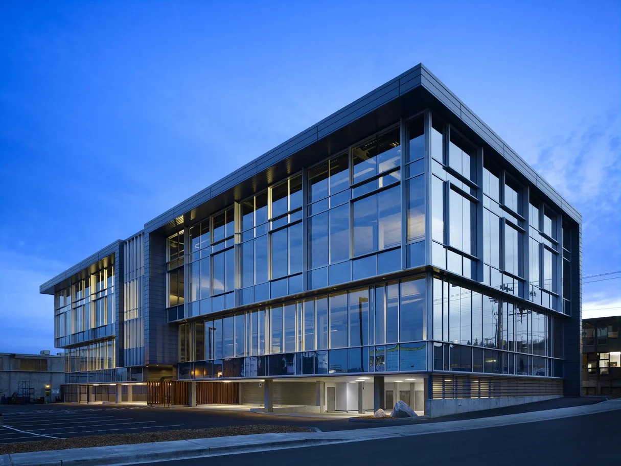 commercial-building-exterior-cleaning-2.jpg