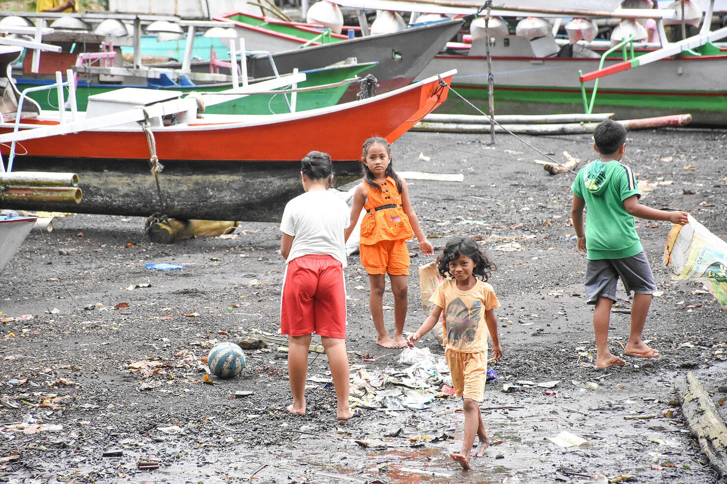 Immediately after the Waste Bank Opening, village children went to the beach to start collecting plastic