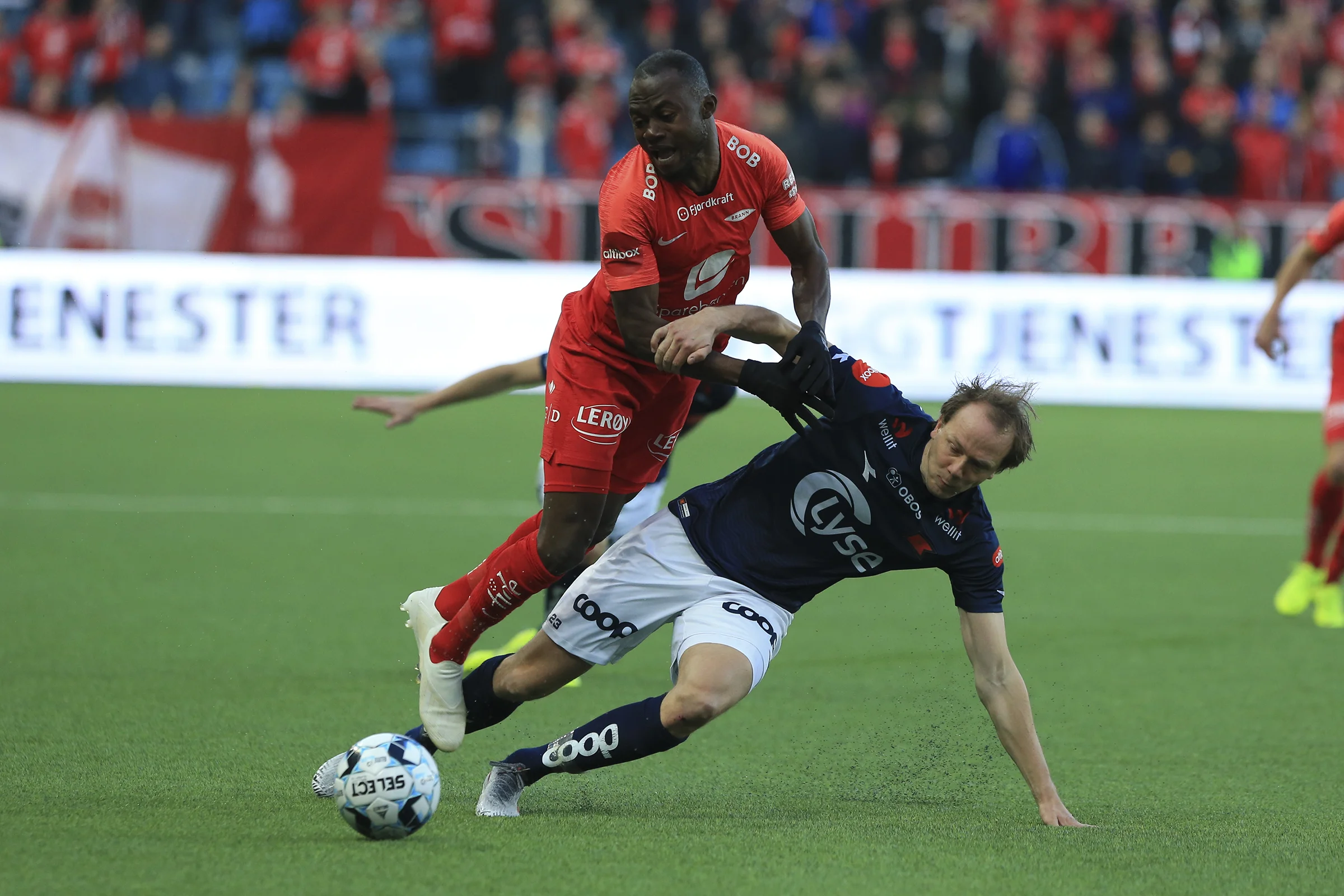 Viking v Brann AHB 01.jpg