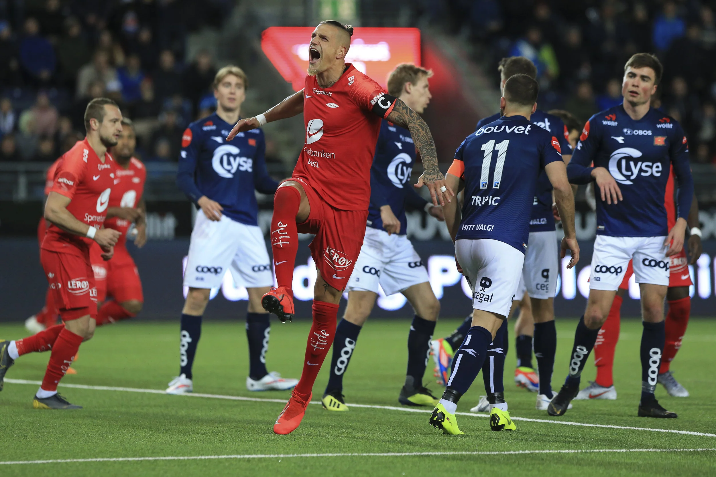Viking v Brann AHB 21.jpg