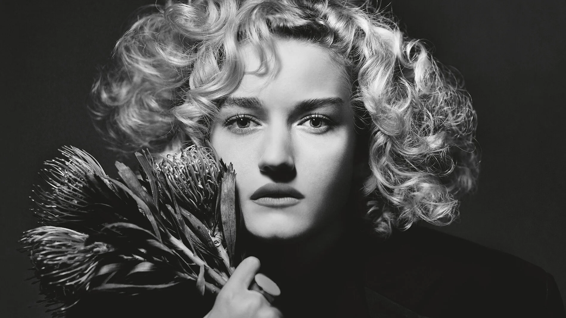 JULIA_GARNER2_HQ.jpg
