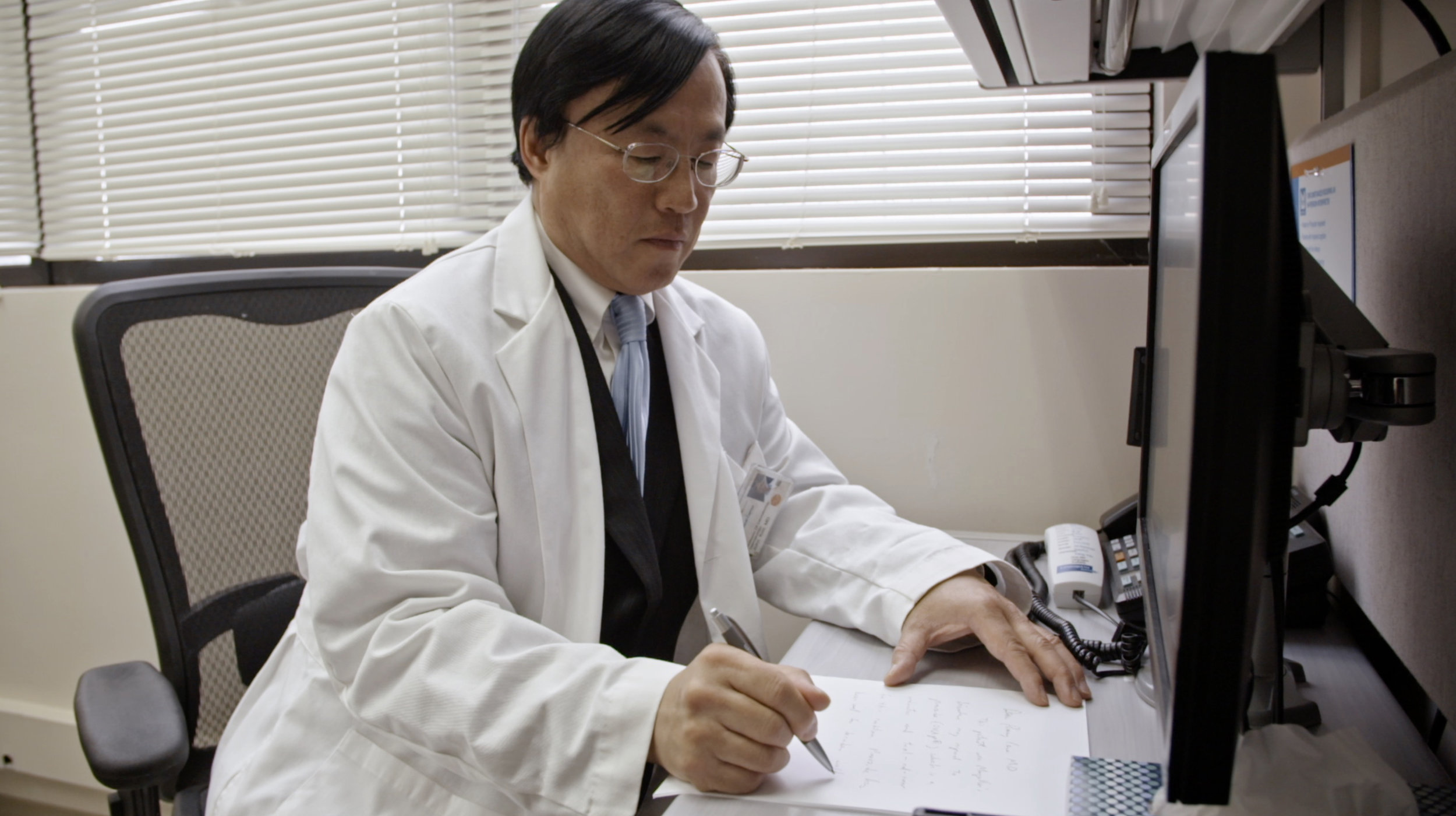  Dr. John Koo is a psychiatrist and dermatologist. He claims that when a friend or family member believes a Morgellons patient is ill, they too suffer from a delusion, and terms it, “folie à deux” 