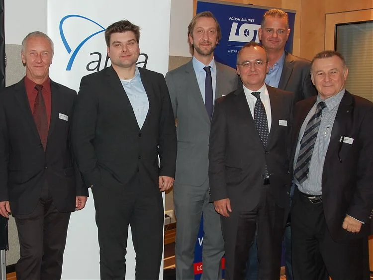Foto: abta Business Travel Lounge im Vienna Marriott Hotel: Dr. Wolfgang Jäger, Michael Bagger, Karol Niecieckl, Hanno Kirsch, Markus Grasel (A1 Telekom) und Manfred Jägersberger (Caravelle Seereisen)