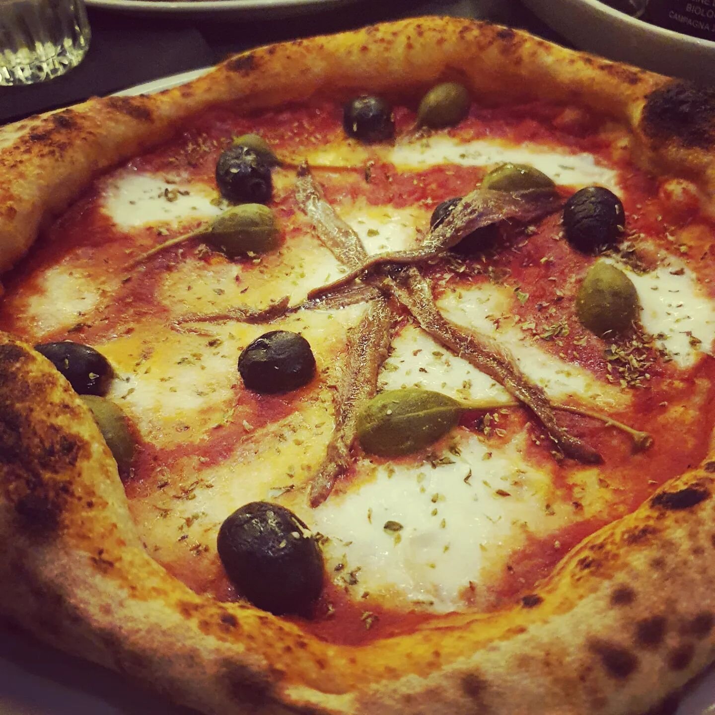 Let the pizza speak.

Pizzeria Emma in lower Dorćol is 👌👌👌. Exactly what this Sunday night needed.

#Belgrade #beograd #pizza #serbia #foodstagram #foodies #foodiesofinstagram