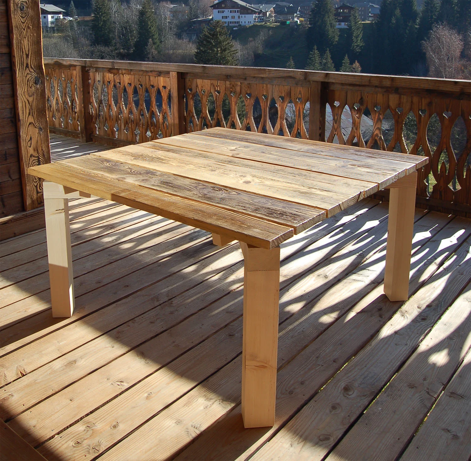 Outdoor Table3.jpg