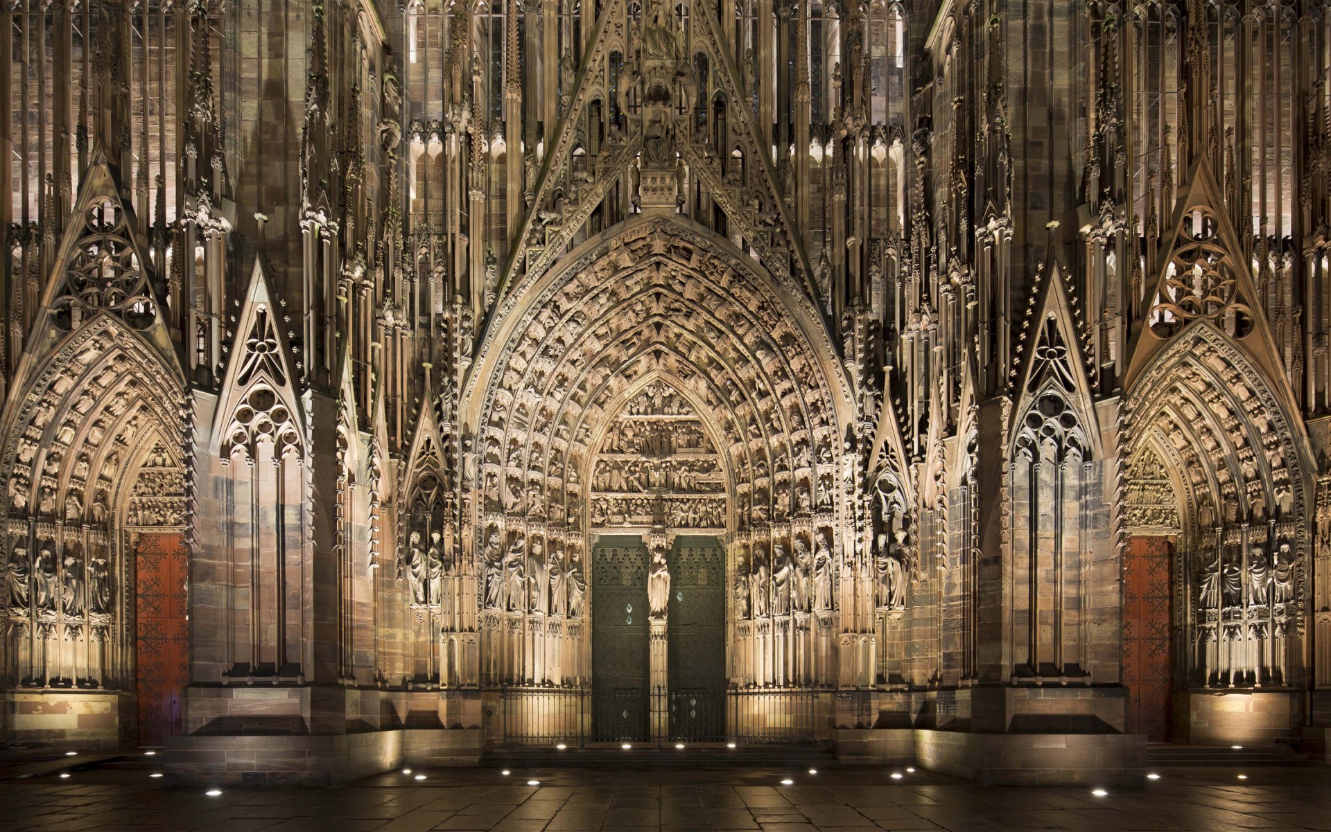 LumenPulse Catedral Strasbourg 1.jpg