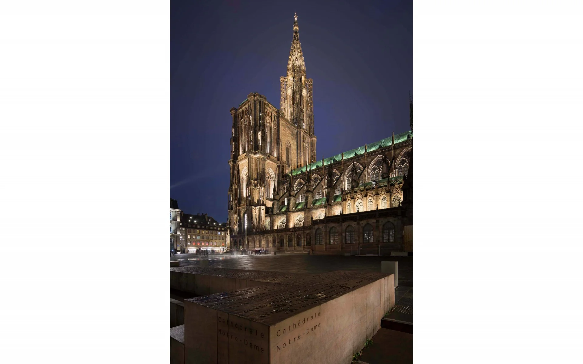 LumenPulse Catedral Strasbourg 5.jpg