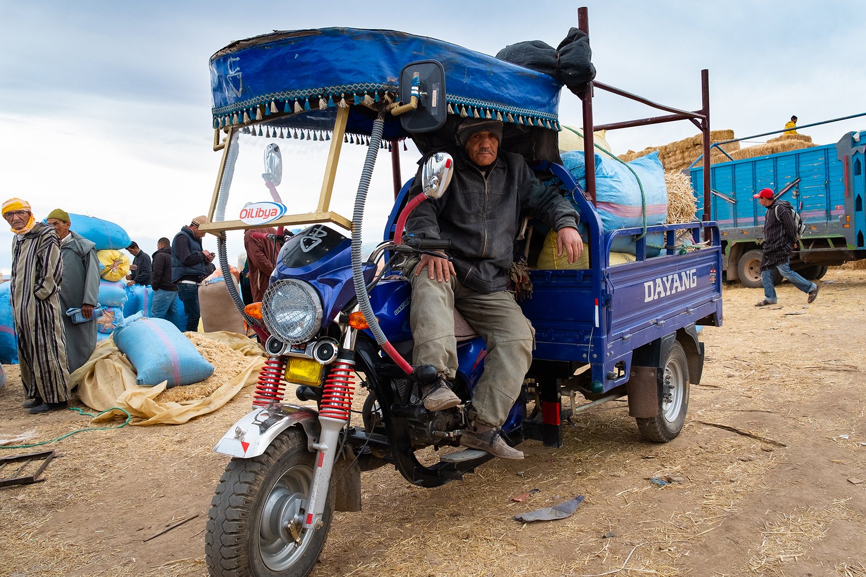 Comprador de heno. Taroudant, Marruecos