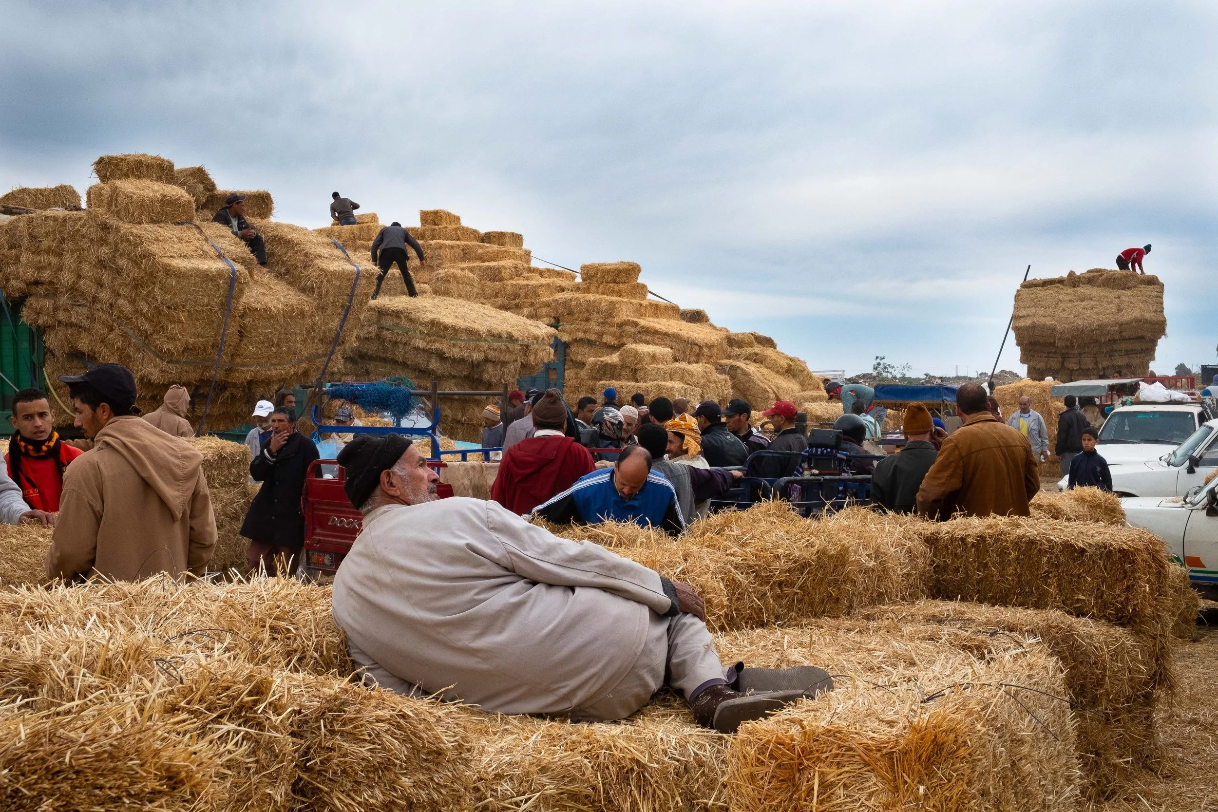 Descanso del vendedor de heno. Taroudant, Marruecos