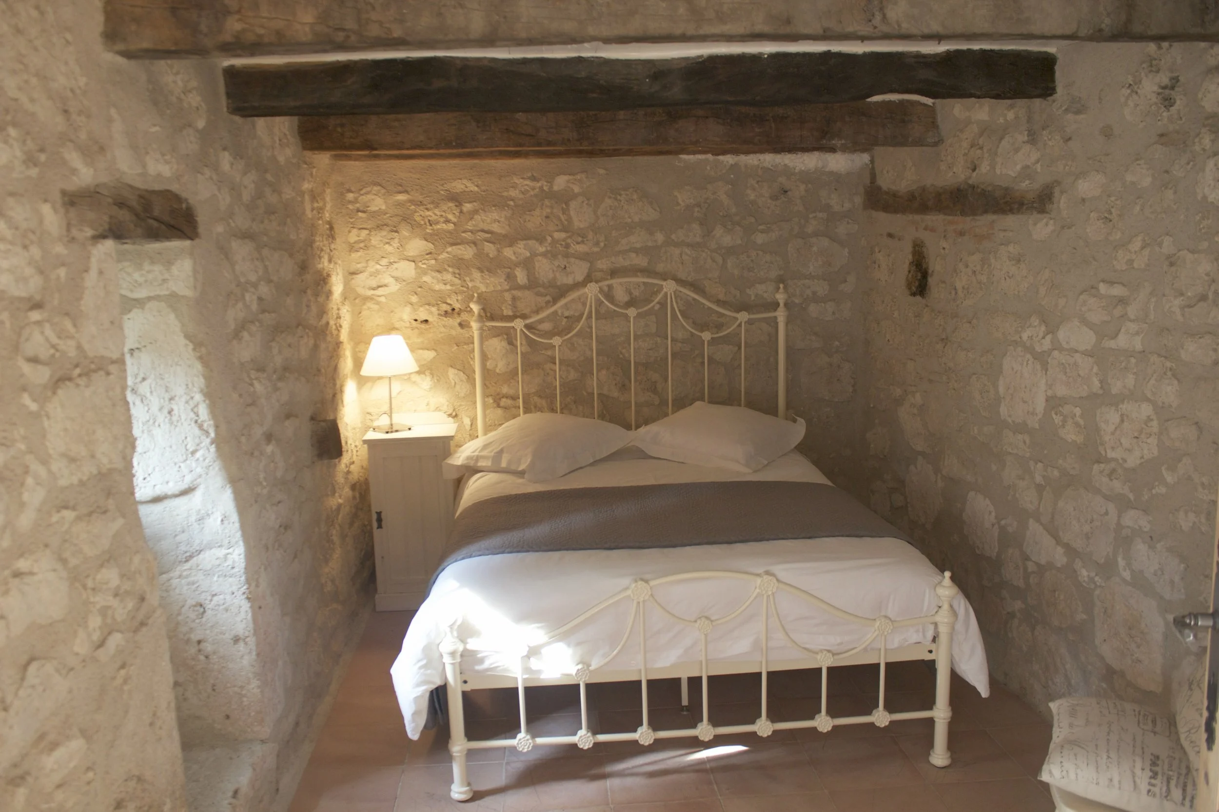 13. Roquecor bedroom.