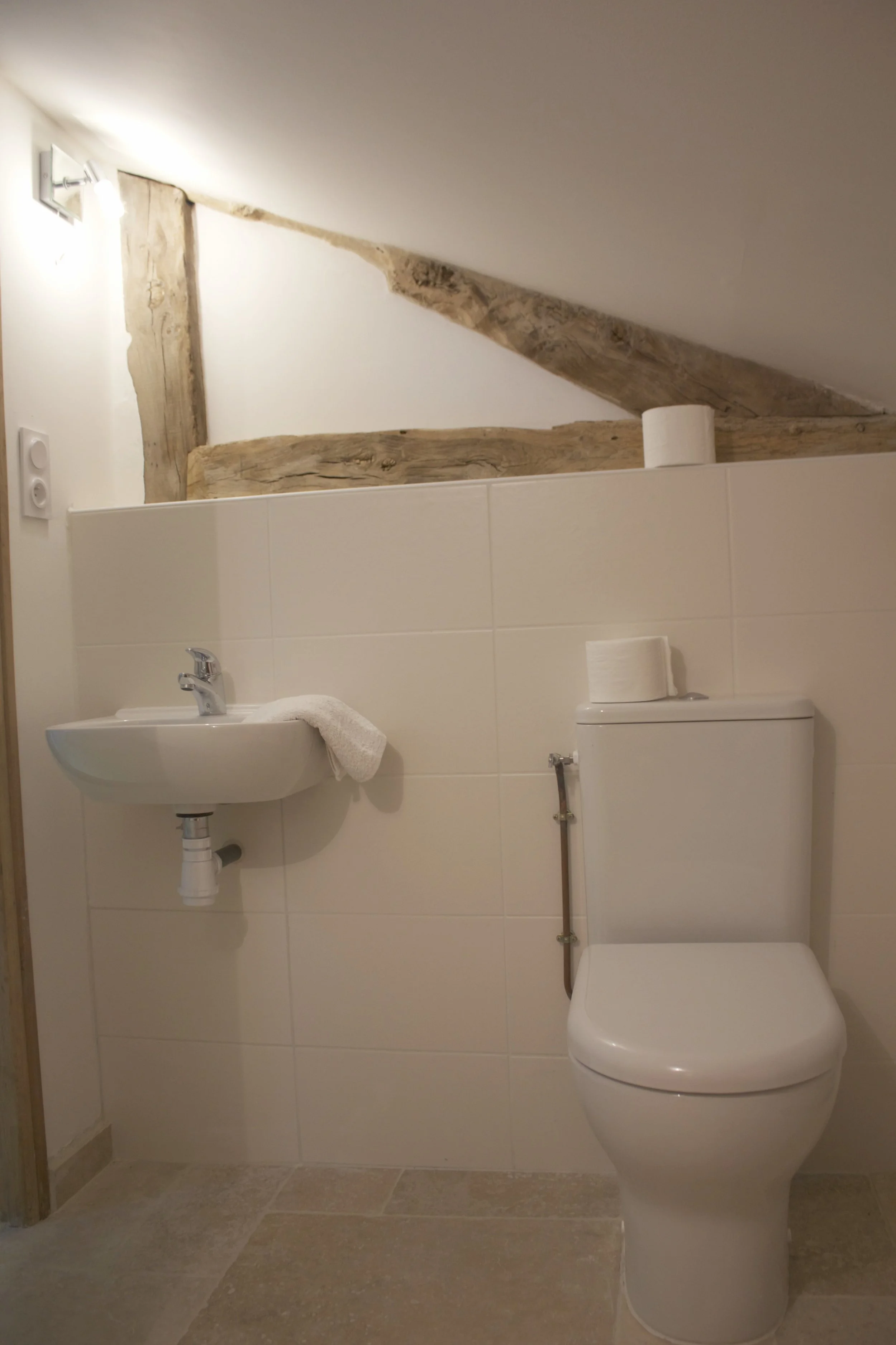 7. The toilet next to the Grenier bedroom.