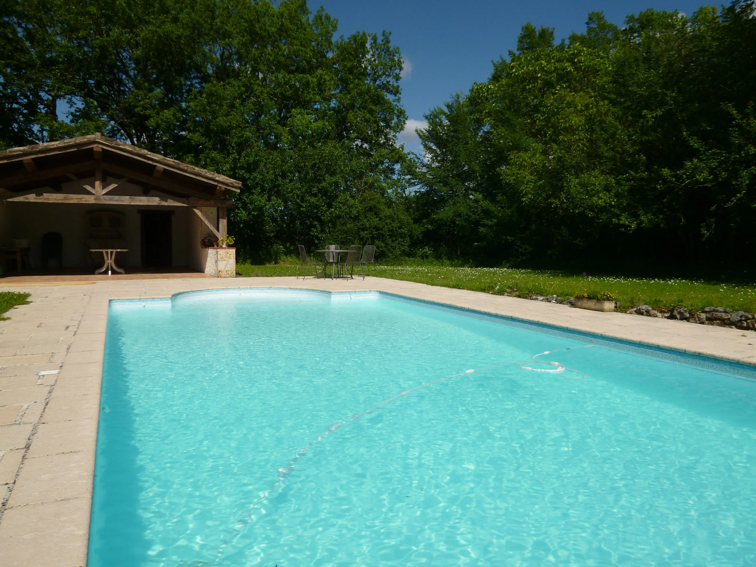 Pool and Pool house, the Roman end.