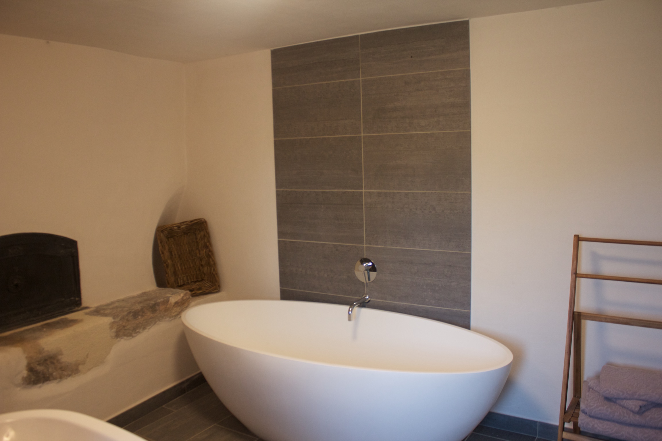 Lauzerte bathroom and wet room.