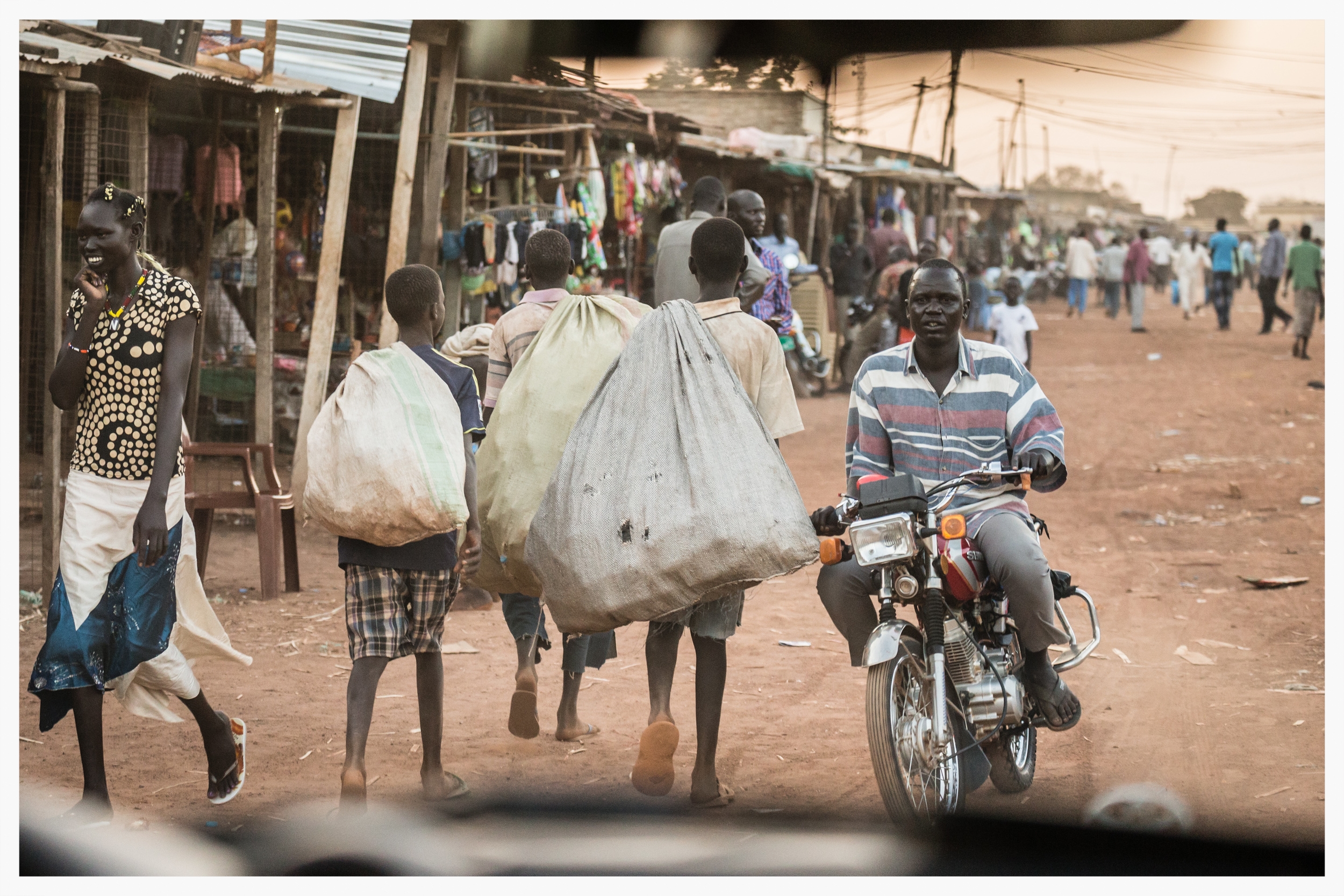 Street children, Kuajok dit, Warrap State, South Sudan. Photo © Marcus Perkins