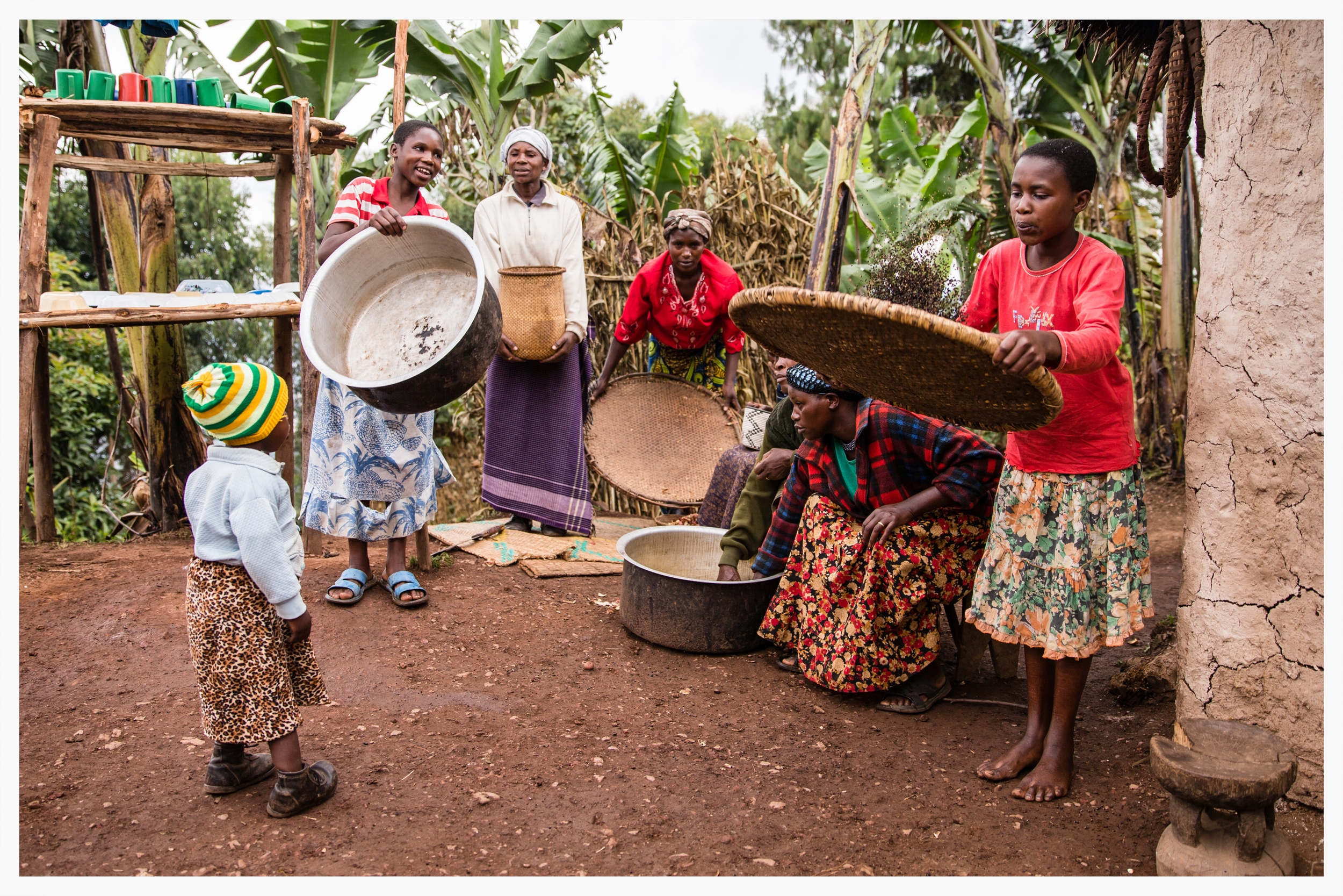 Household chores in Rwanyana, south west Uganda. Photo © Marcus Perkins