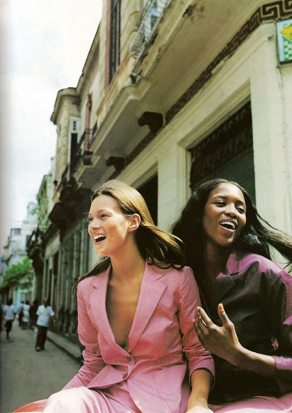 Naomi Campbell and Kate Moss in 1998