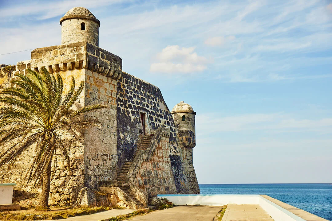 cojimar_cuba_travel_fort_by_the_sea.jpg