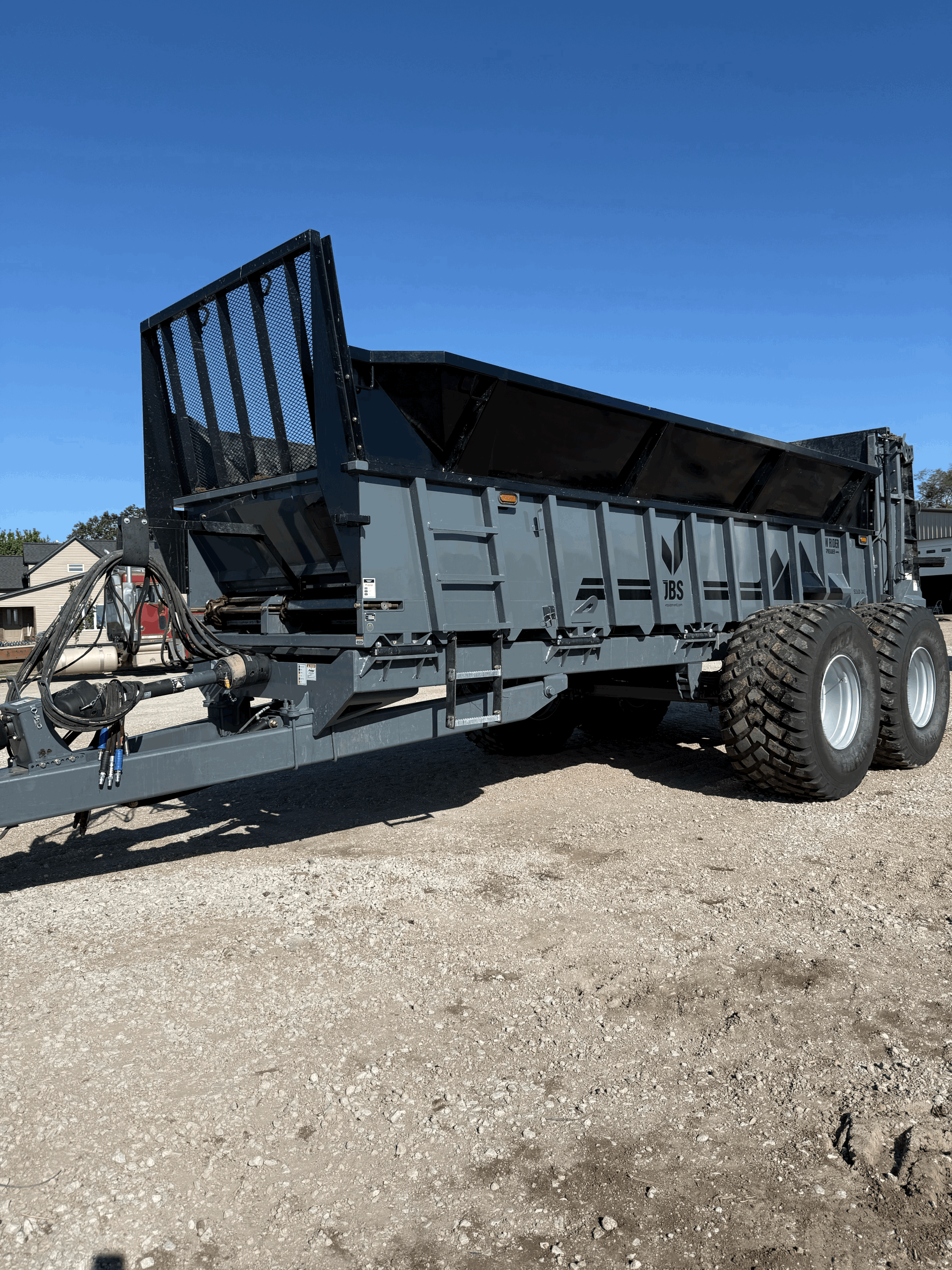 2025 JBS 2630-34L Lowrider