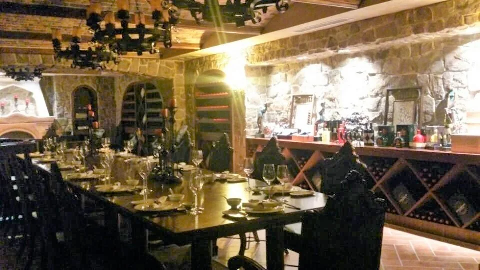 lan hai wine dining.jpg