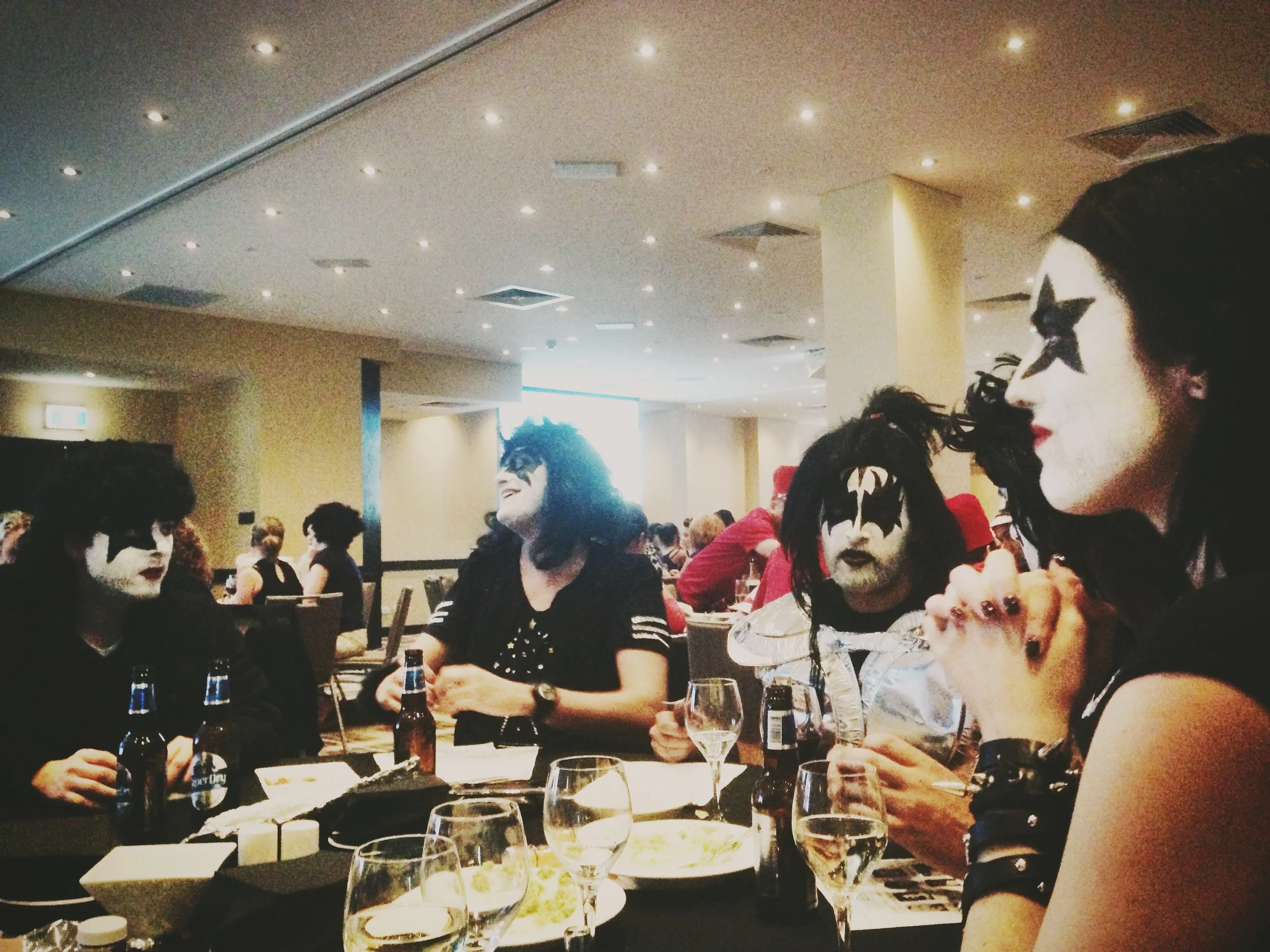 E-Kiss_BestDress_AHL_Trivia_PartyTable