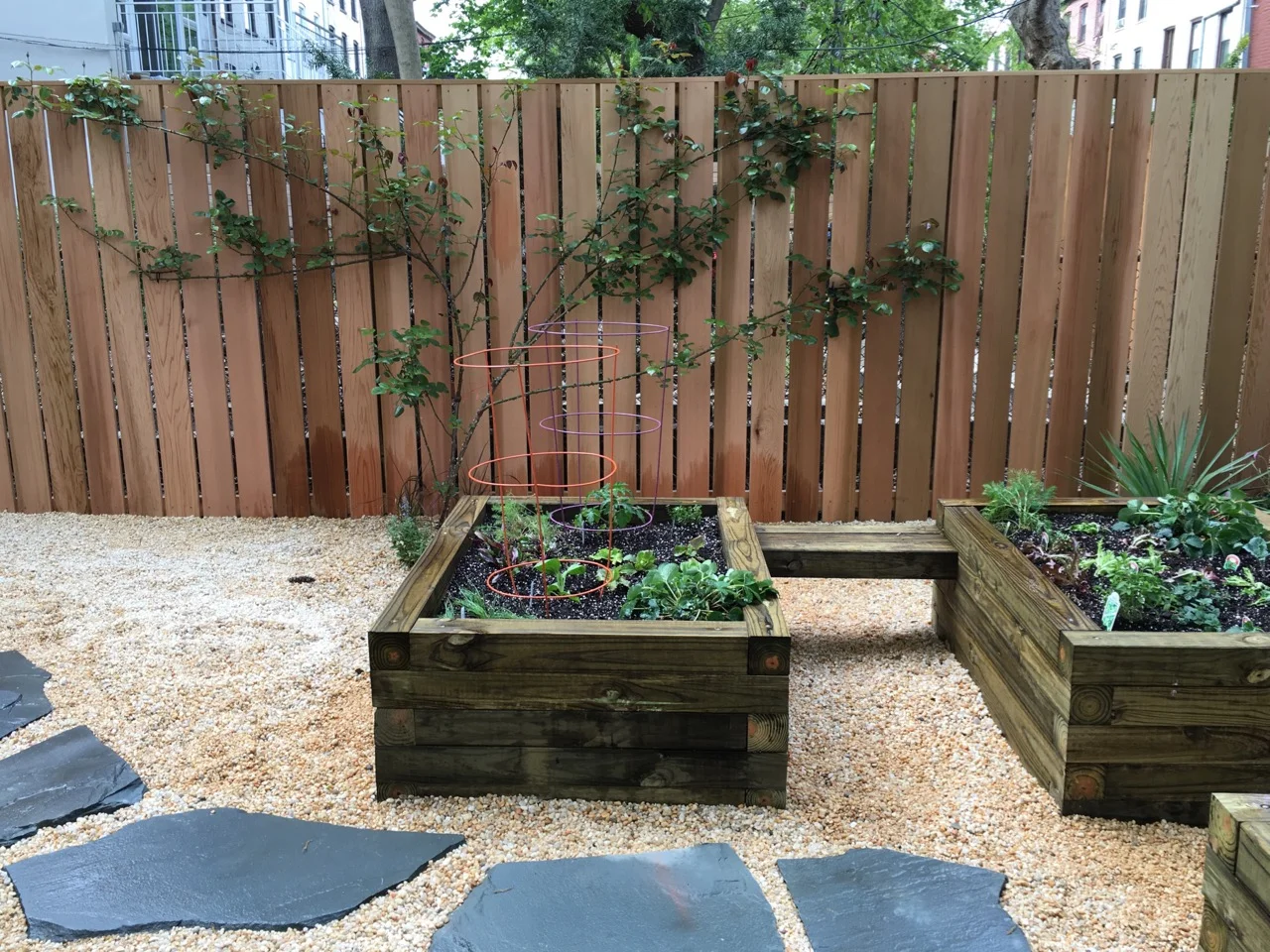 custom-planters-fence-st-james2-by-edible-petals-brooklyn.jpg