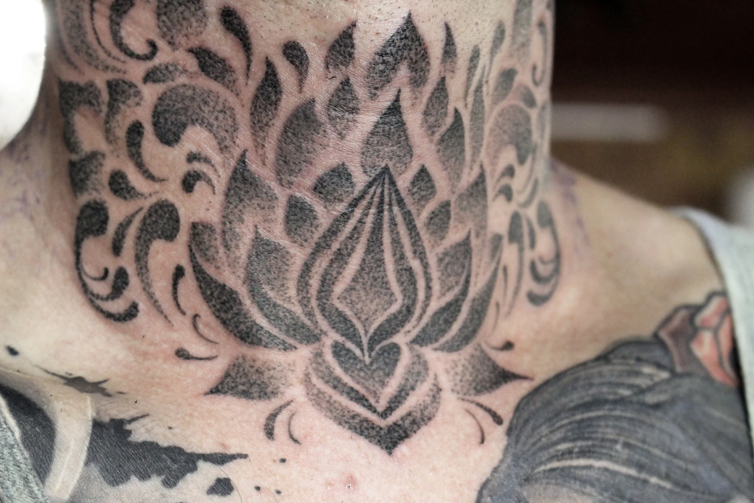 neckdetail.jpg