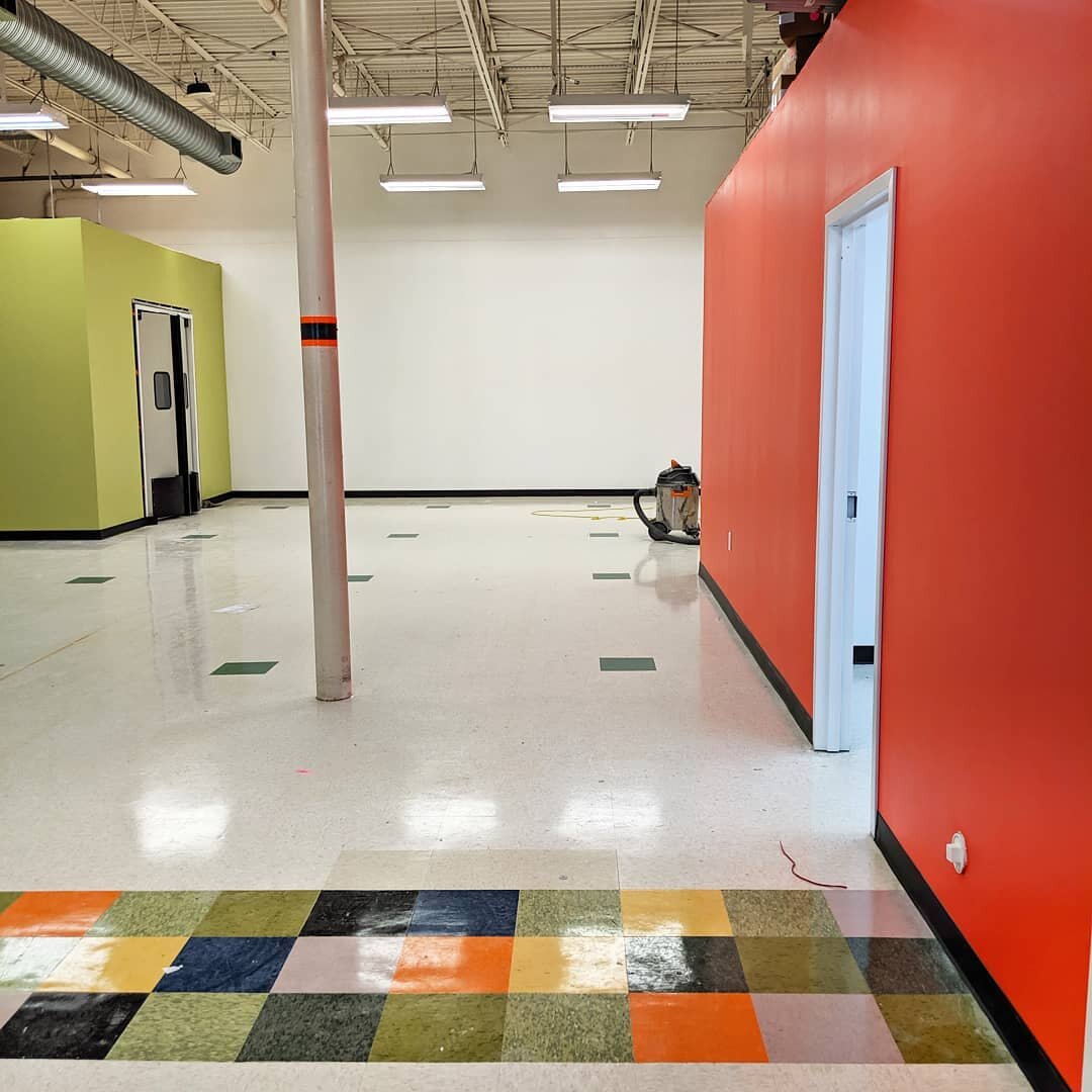 Things are looking bright at @rosemontmarket's new headquarters! Coming soon. Architect: @hemespheredesign
.
.
.
.
.
.
.
.
#rosemontmarket #mothership #hq #asagormanbuilder #portlandmaine #maine #commercialbuilding #commercialarchitecture #design #mo