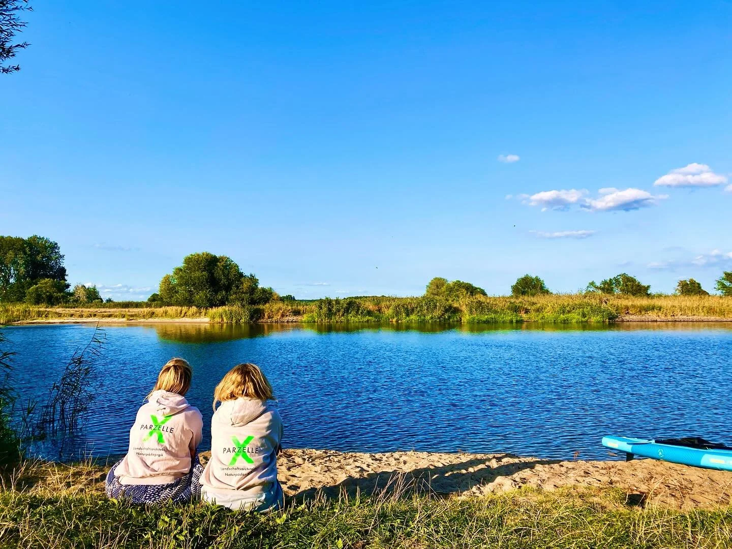 We did it again!!!
Diesmal entlang der Elbe und der Havel!!!

Eine Woche deep down rein in die satte, f&uuml;llende Natur 💚 Gleiche Besetzung, gleiche Begeisterung, gleiche Bullits, gleiche Dankbarkeit, gleiche Liebe, gleiche Erdung!!!

Lieben Wir ?