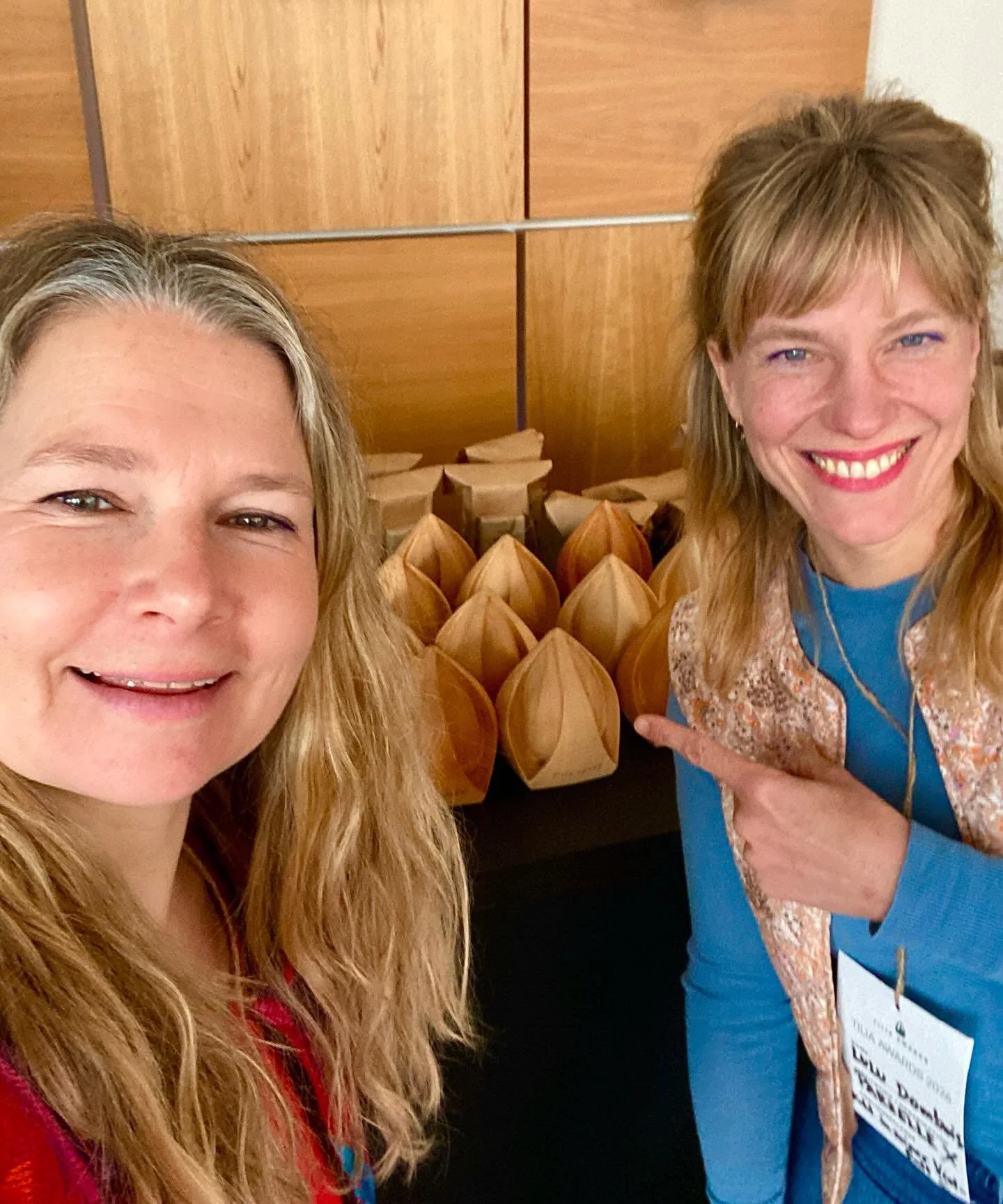 Schwups Di Wups ist&acute;s auch schon wieder vorbei!
Das war er also - der erste Tilia Award!!! Ein Preis von und f&uuml;r Menschen, die Pflanzen lieben 🌳🌿💚
Und sooo toll war er!!!

Wir haben zwar keinen Award f&uuml;rs Superland abger&auml;umt, 