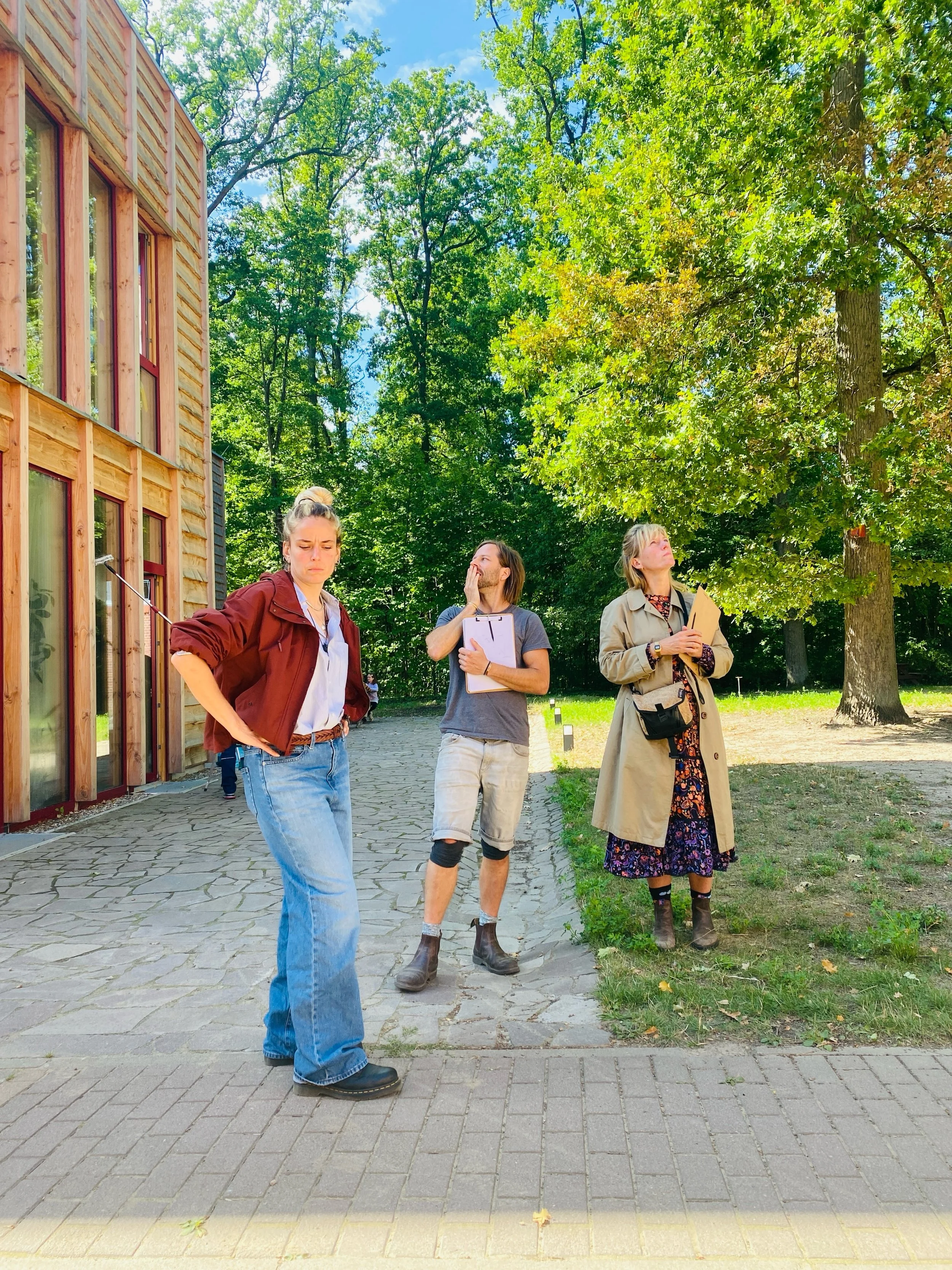 Vor Ort Termin in Templin

&hellip; erstmal den Genius loci sp&uuml;ren. 

Was machen wir denn hier in Brandenburg??

Im Auftrag der Aktiven Naturschule Templin und gemeinsam mit Robert Strauch @ &hellip;. erarbeiten wir ein Konzept zur Anpassung an 