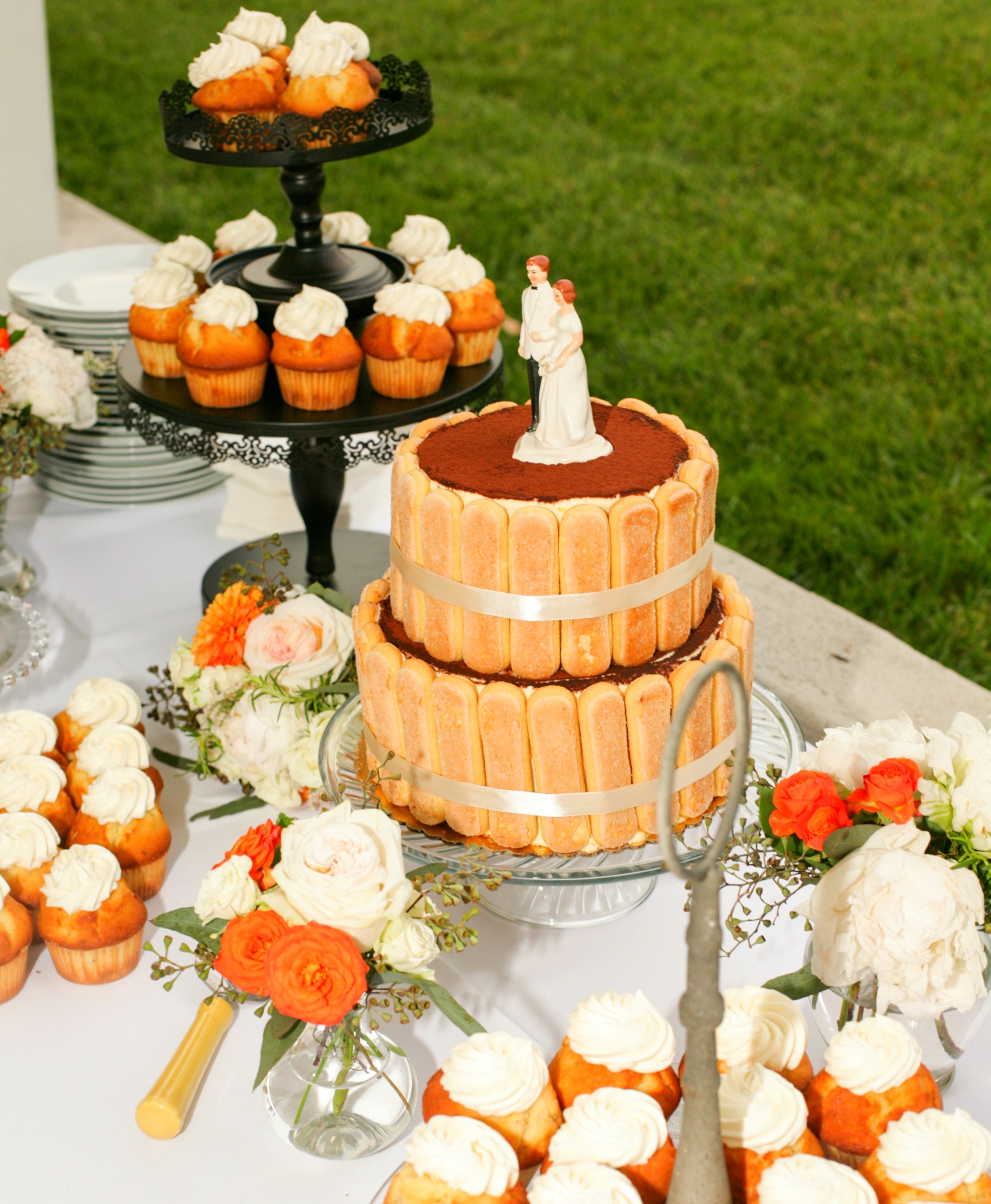 vinyard-wedding-cupcakes.jpg