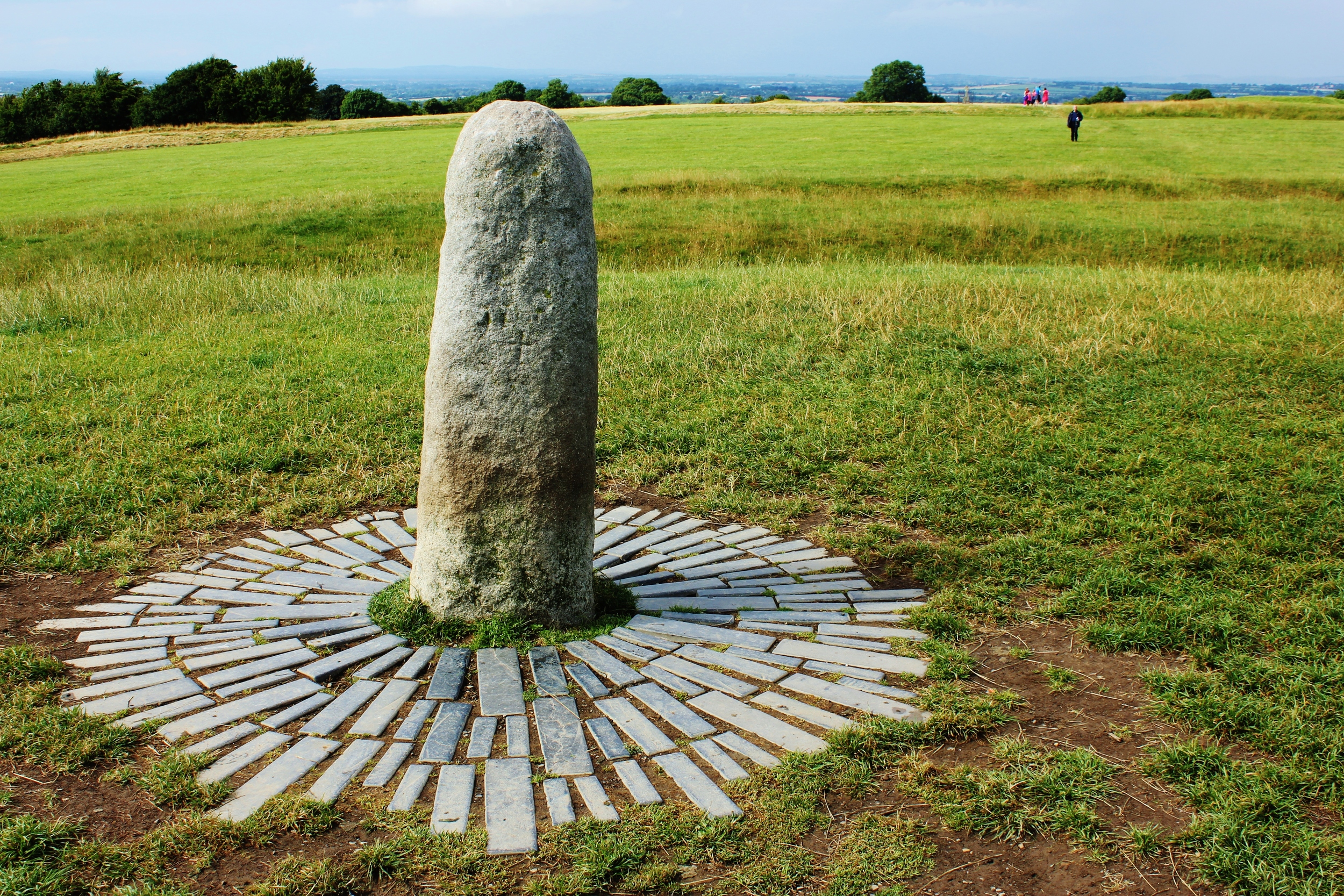   Lia Fáil &nbsp;- the Stone of Destiny. &nbsp; At the hill of Tara. Legend suggests that this stone would cry out if a series of challenges were met by the would-be King. 