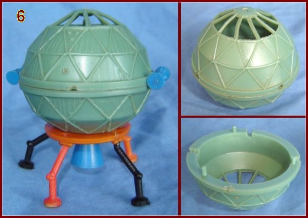 Figure 6 – Transitional Space Pod with the Mechanoid’s 10 bars instead of 5 solid and 5 hollow panels leading to the antenna, and holes rather than lugs in the side of the body for the booster rockets. However, the Mechanoid’s flamethrower hole is filled in, and it has the hole in the back of the rim for the ladder 