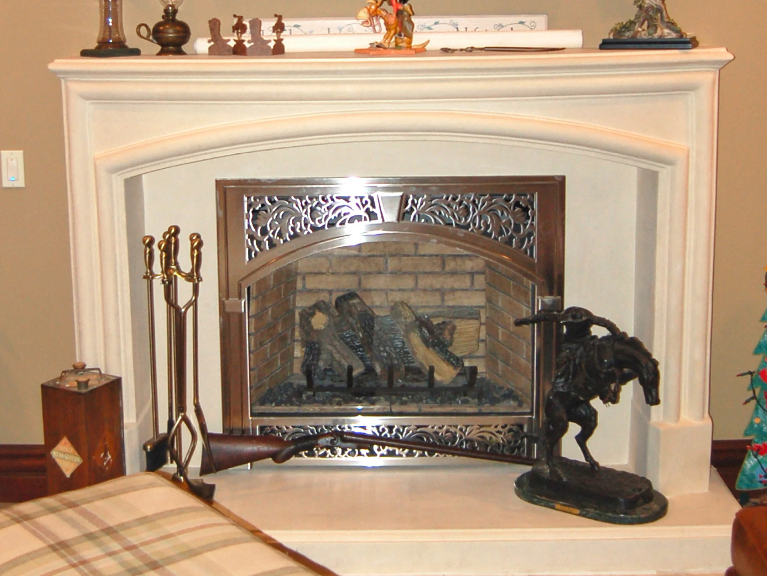 CLASSIC MANTELS
