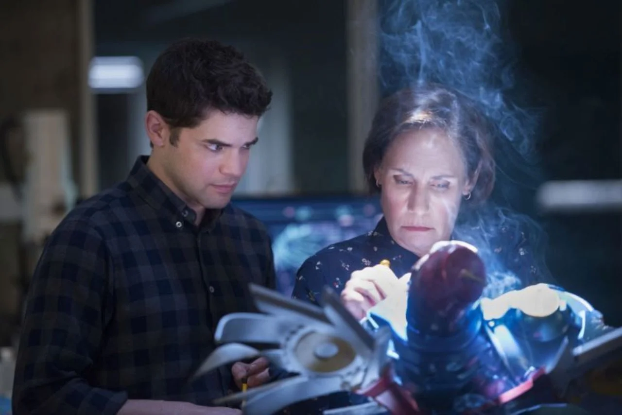 supergirl-schott-through-the-heart-photo004-1522768260615_1280w.jpg