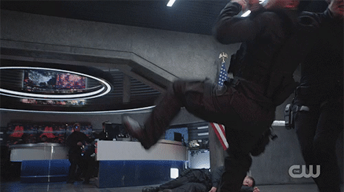 Supergirl 316 3.gif