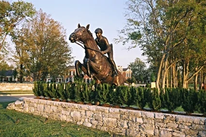 <p><strong>HUNT CLUB ESTATES</strong></p>