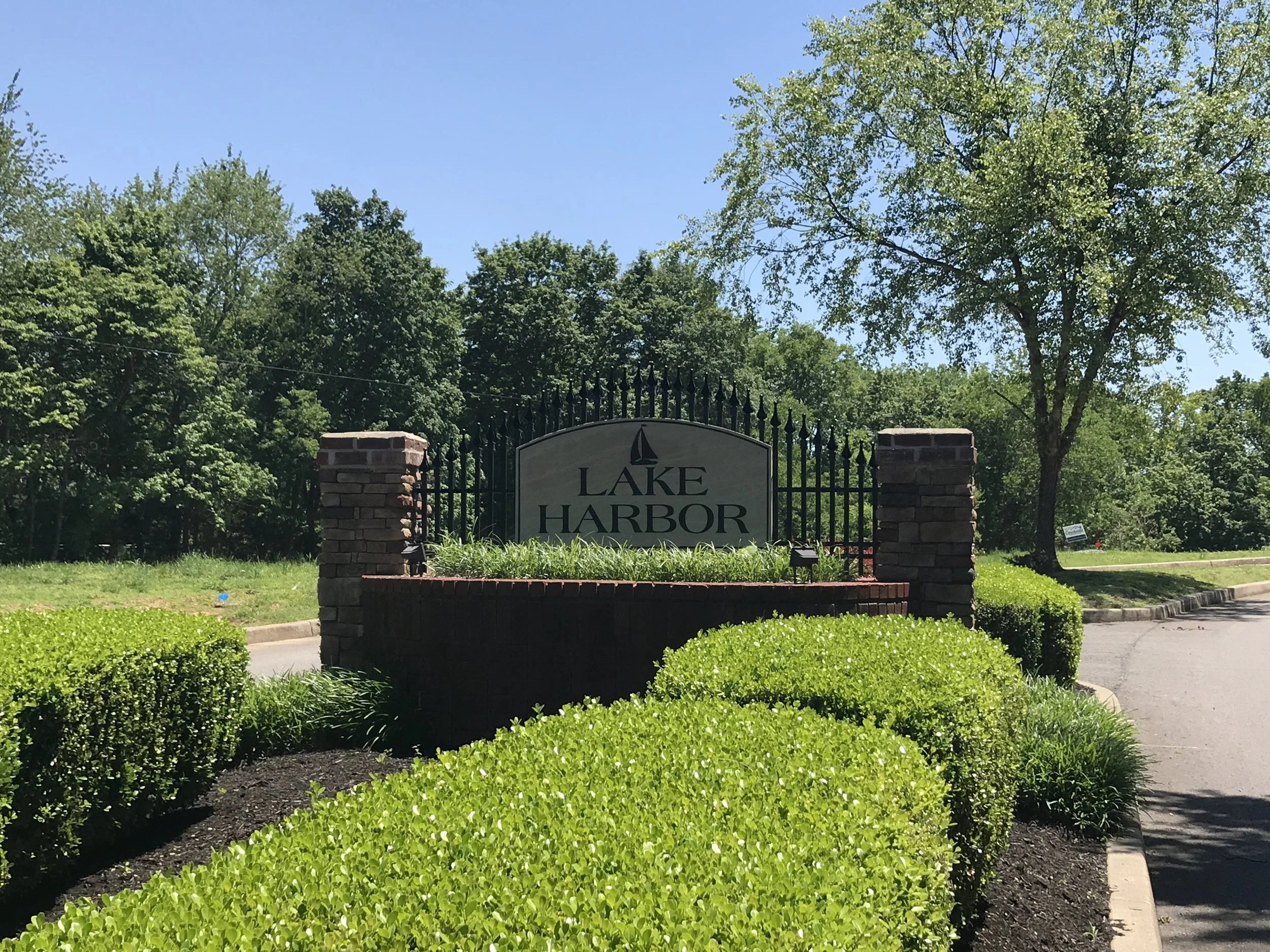  <p><strong>LAKE HARBOR</strong></p>