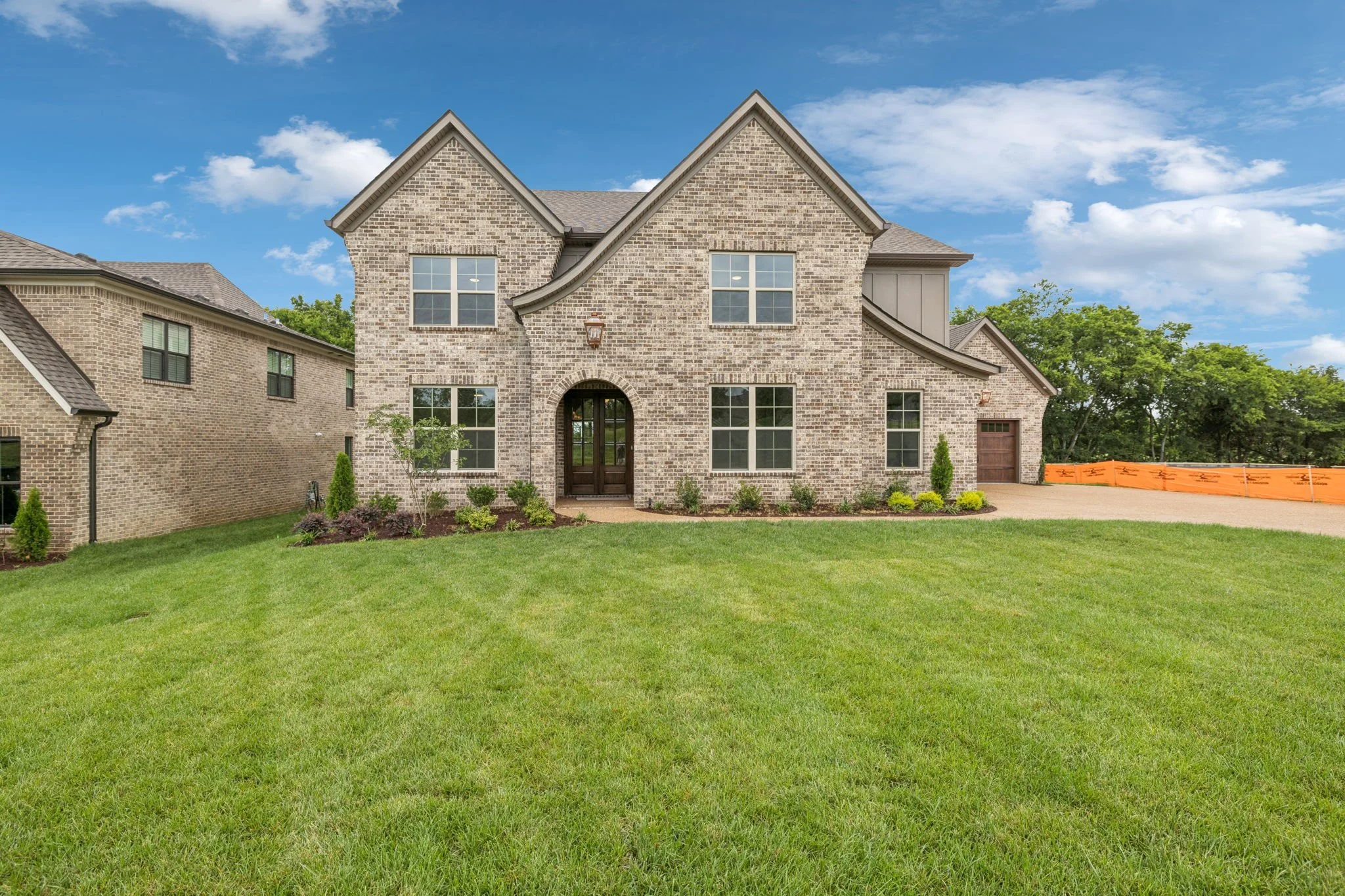 3-web-or-mls-217 Bellsford Rd - 003.jpg