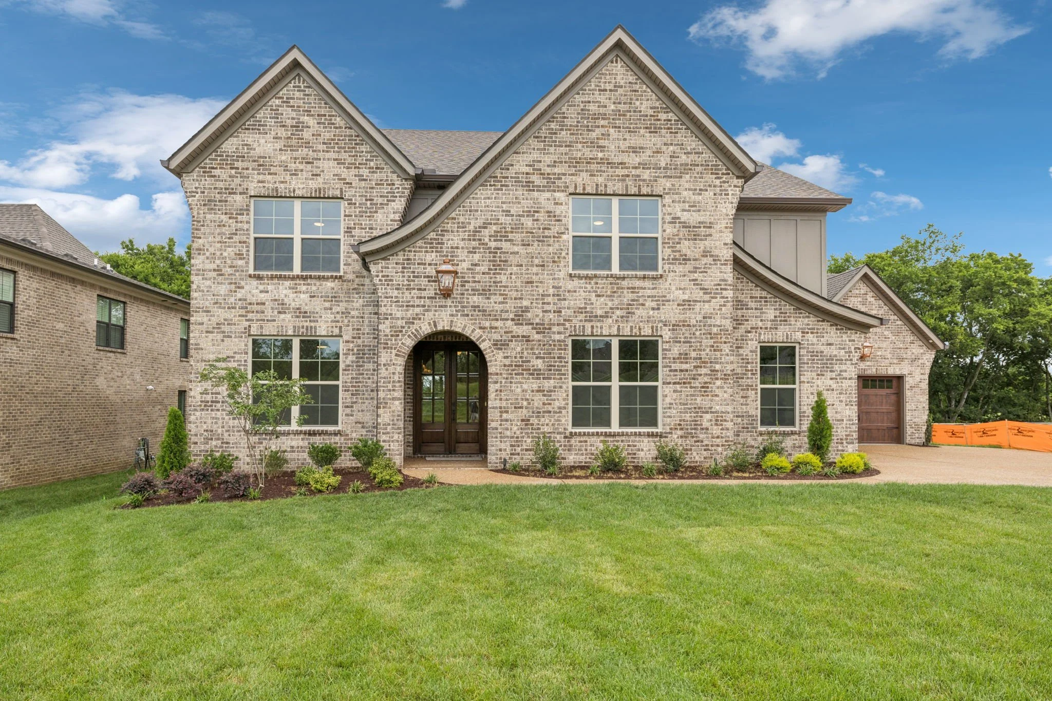 4-web-or-mls-217 Bellsford Rd - 004.jpg