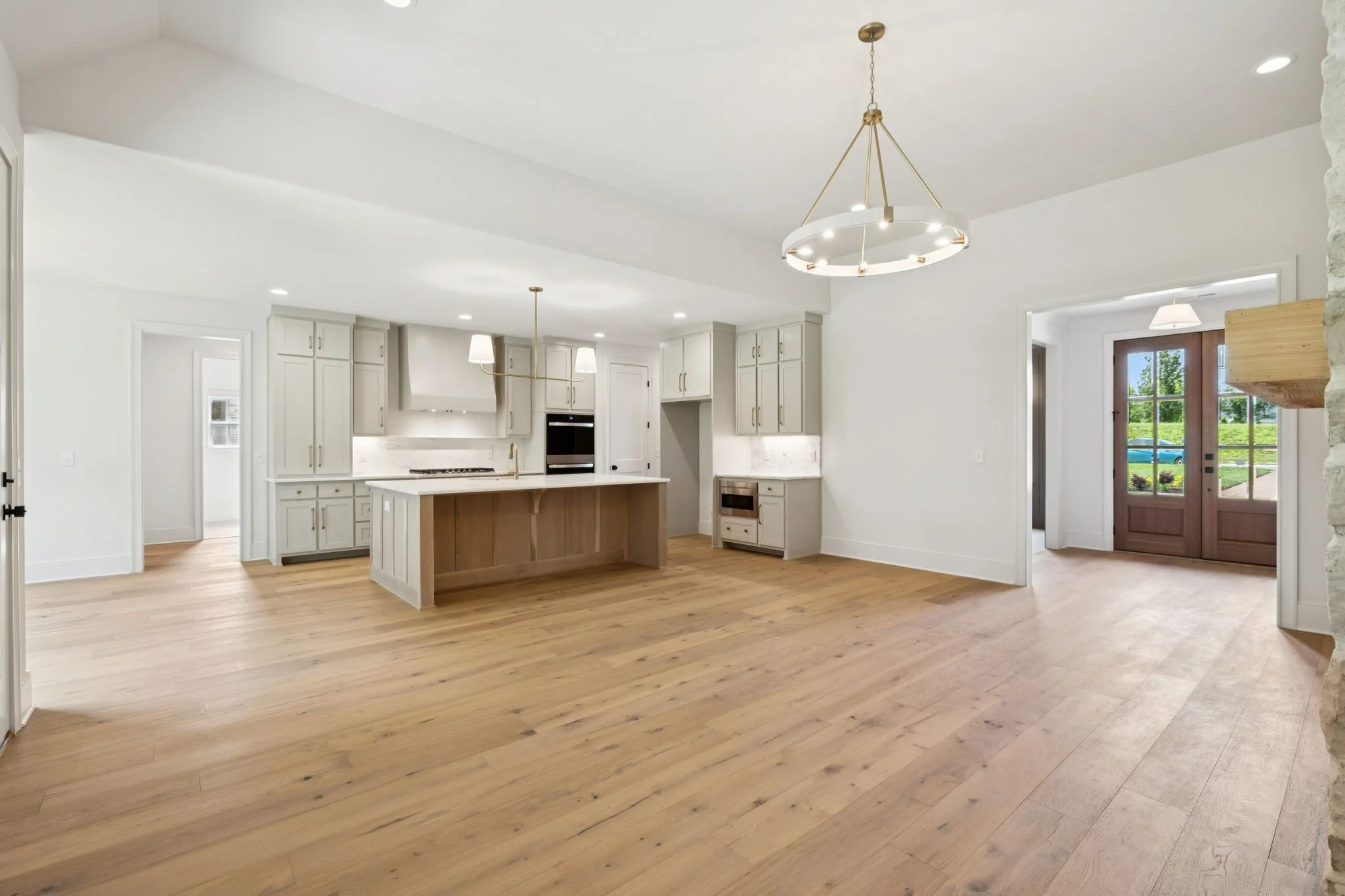 18-web-or-mls-213 Bellsford Rd - 023.jpg