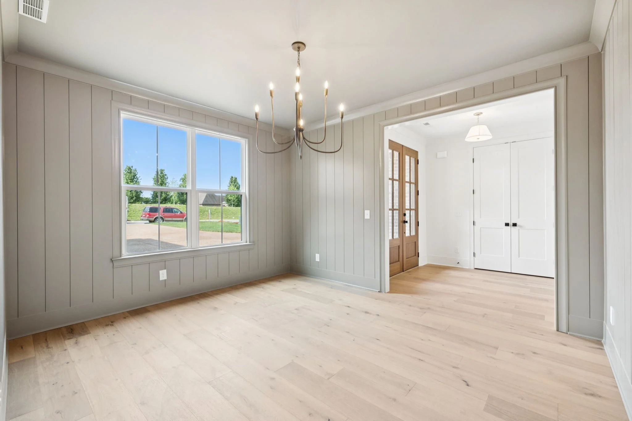 21-web-or-mls-213 Bellsford Rd - 026.jpg