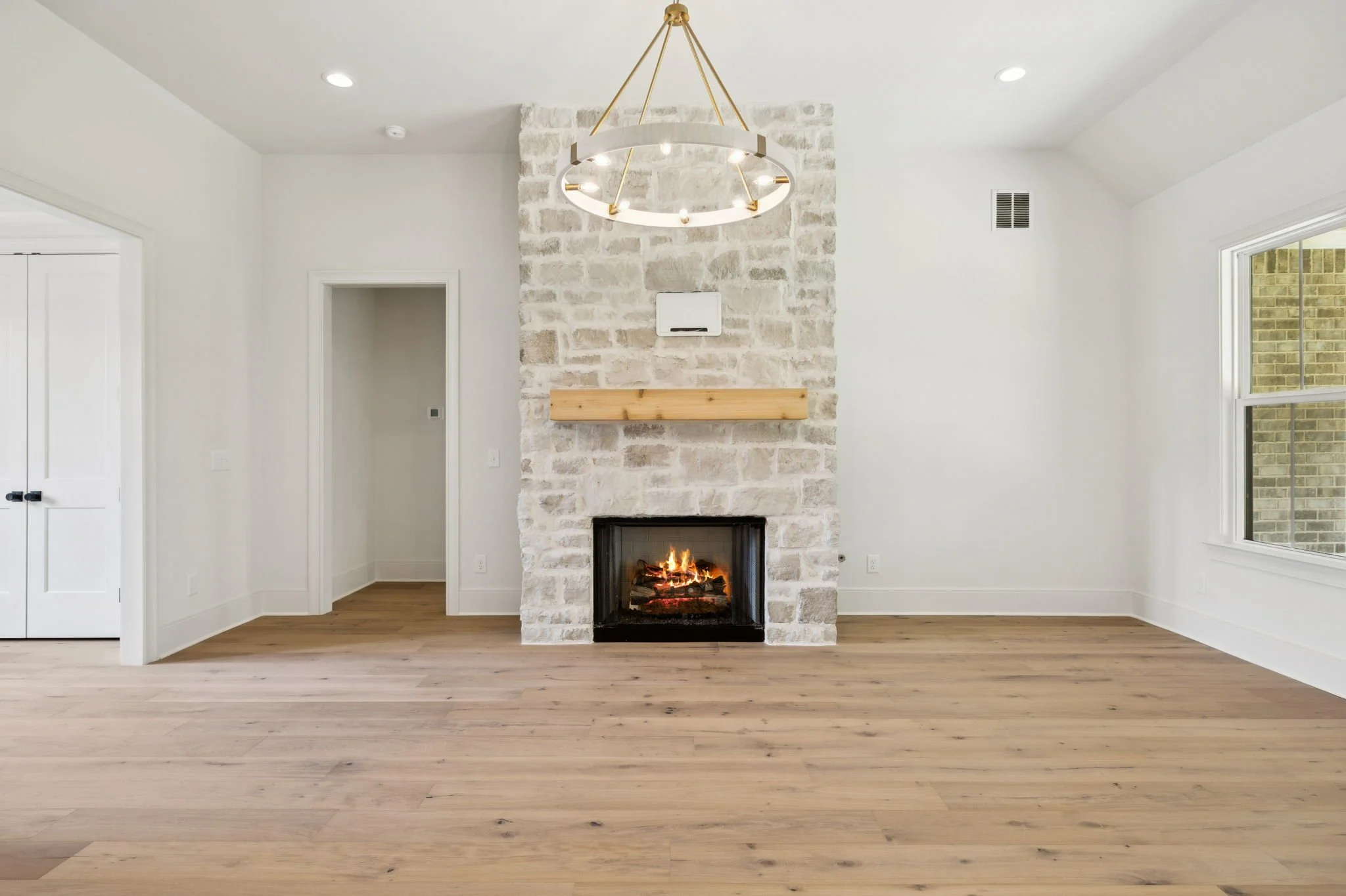 27-web-or-mls-213 Bellsford Rd - 032.jpg